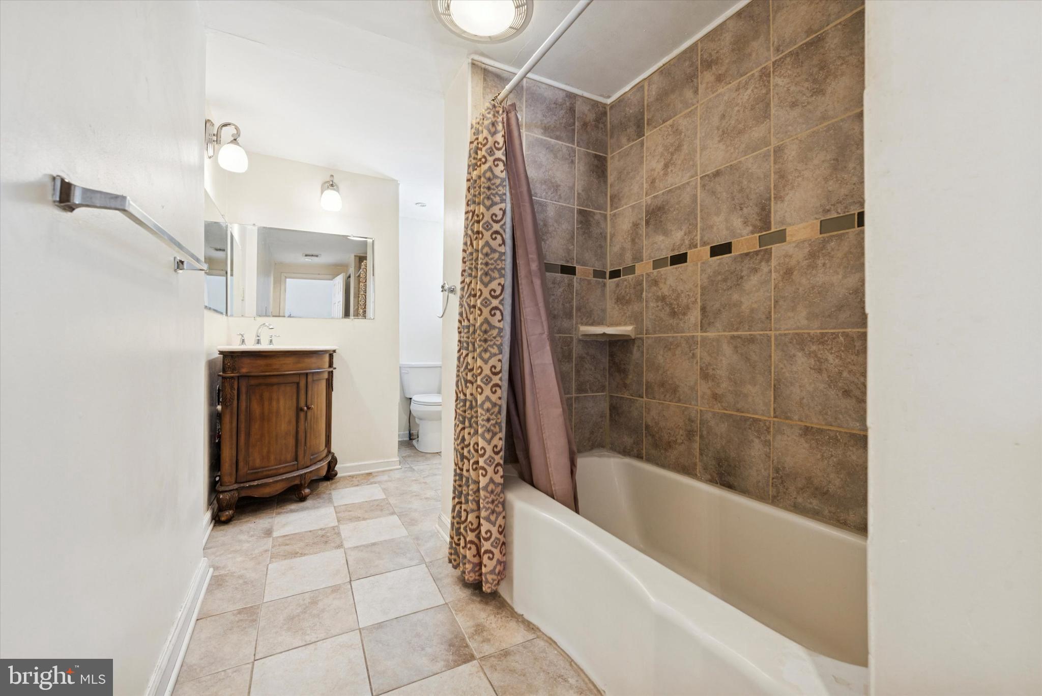 INGLESIDE VILLAGE - Residential