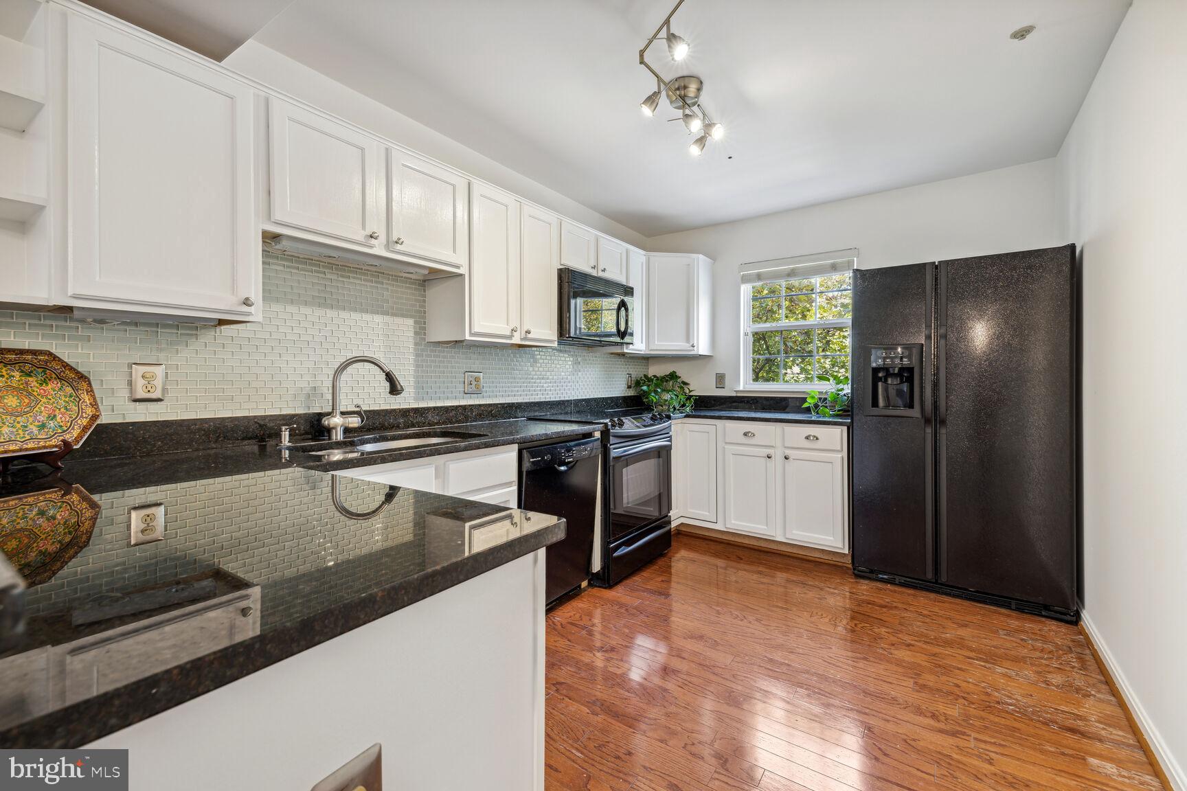 KENTLANDS RIDGE - Residential Lease