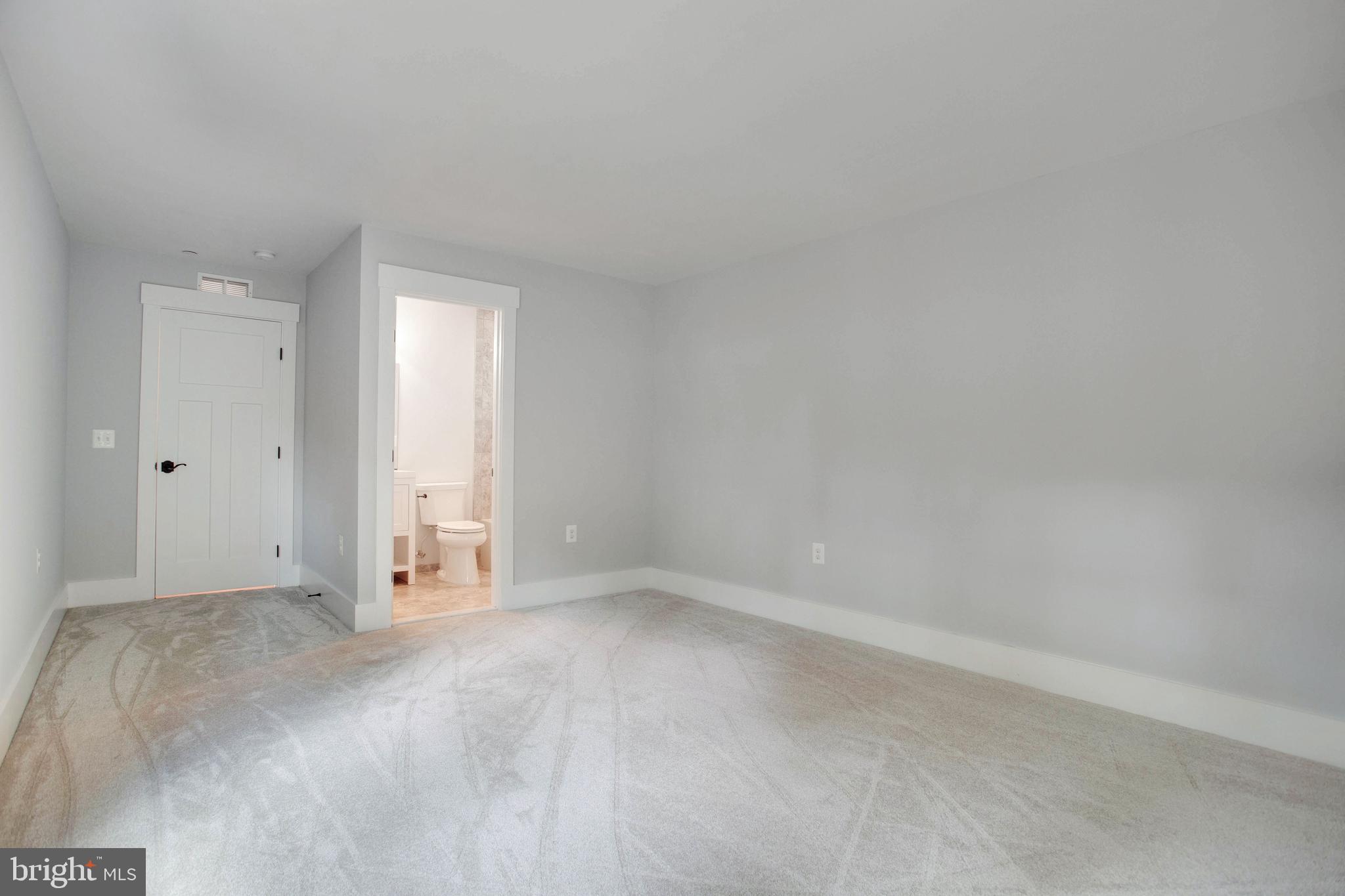 DEALE BEACH - Residential