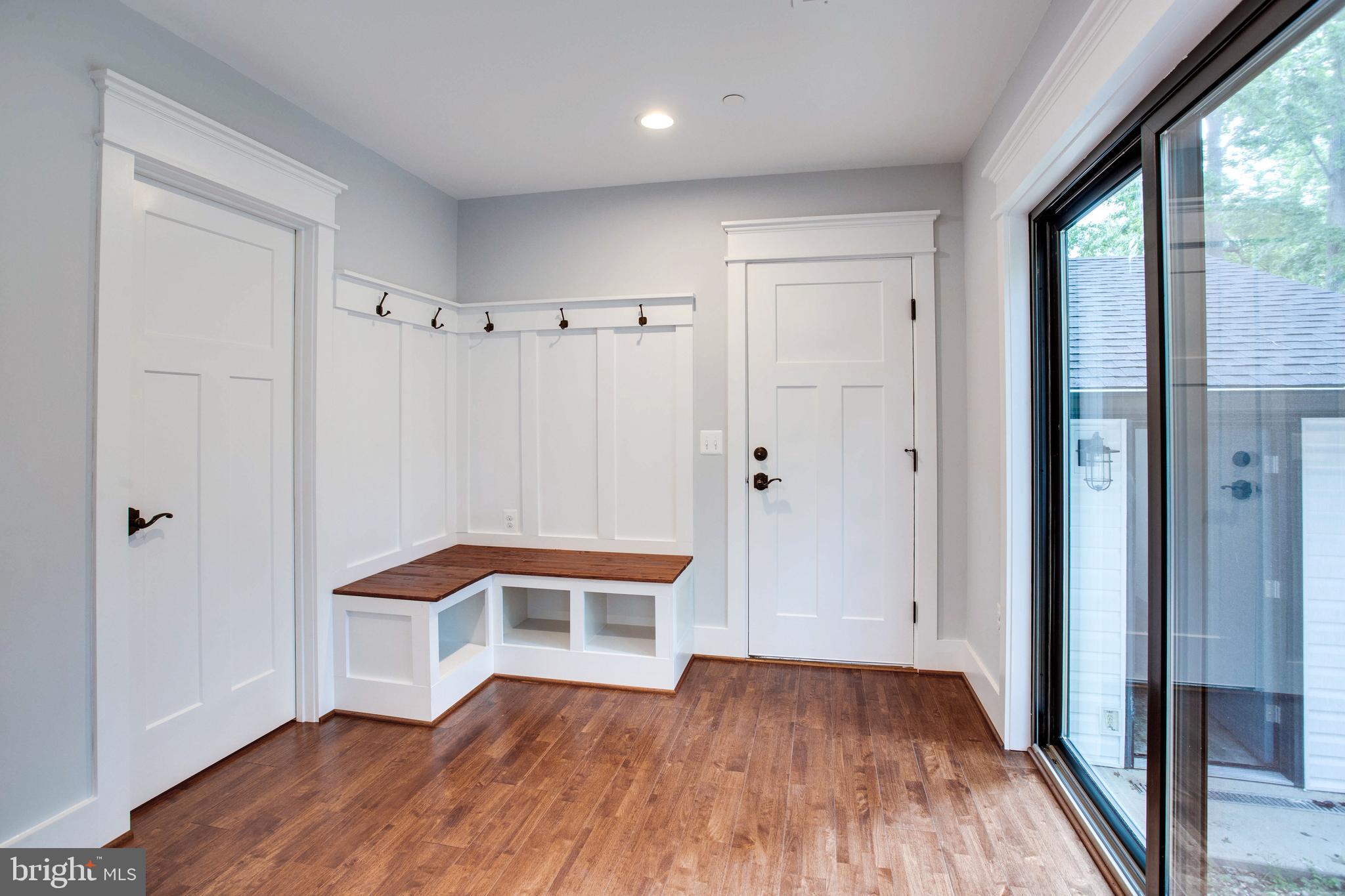 DEALE BEACH - Residential