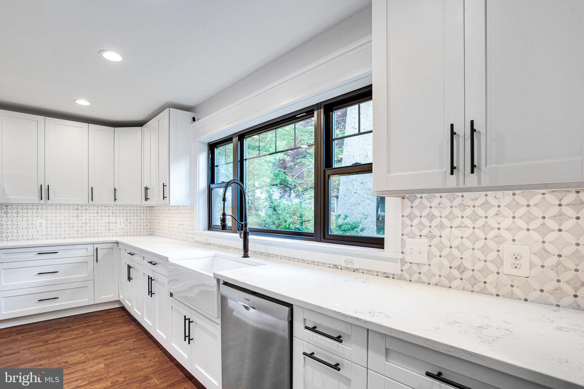 DEALE BEACH - Residential