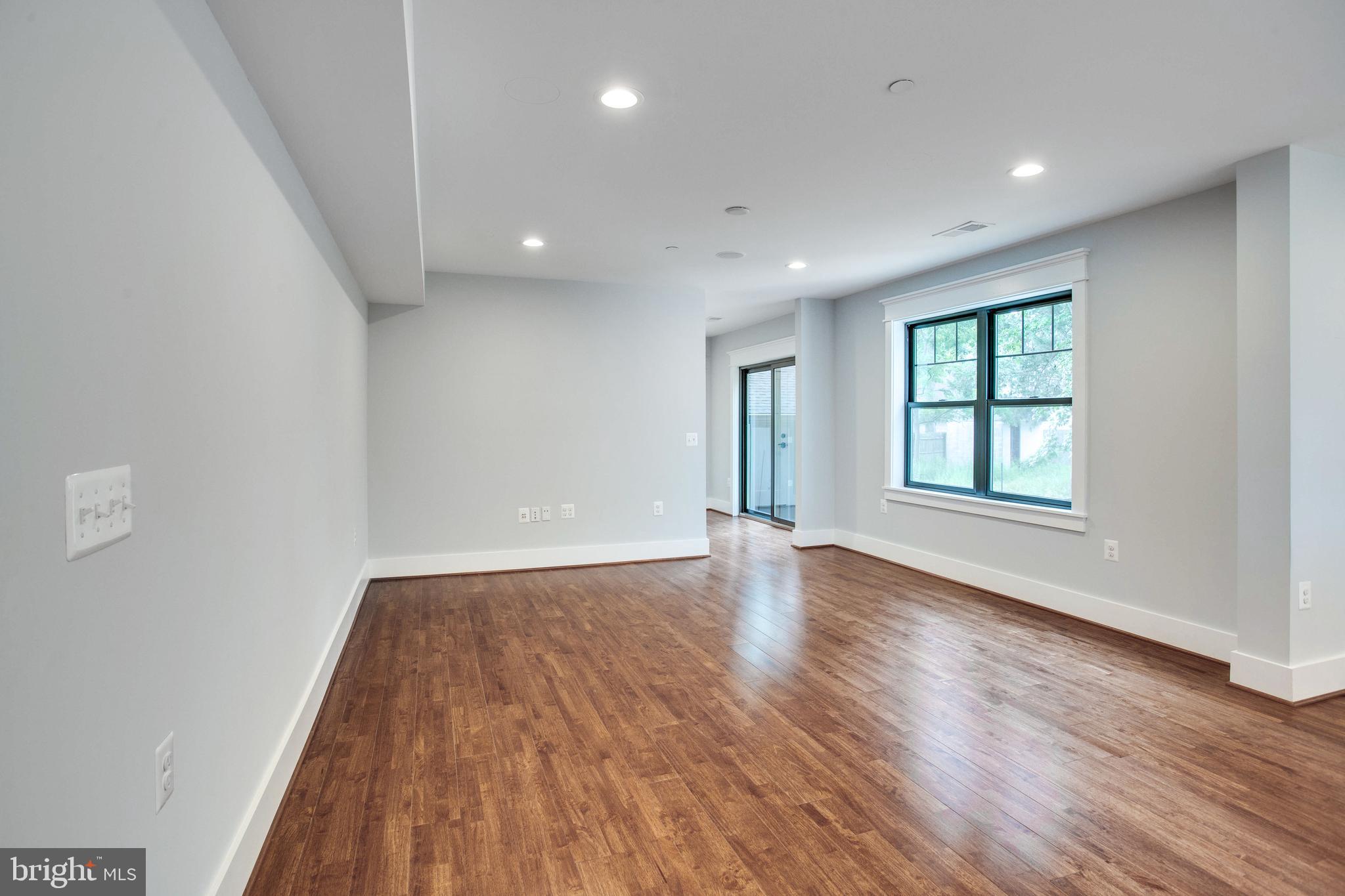 DEALE BEACH - Residential