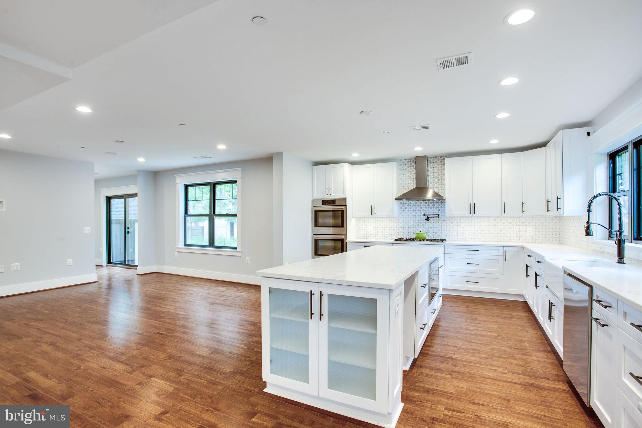 DEALE BEACH - Residential