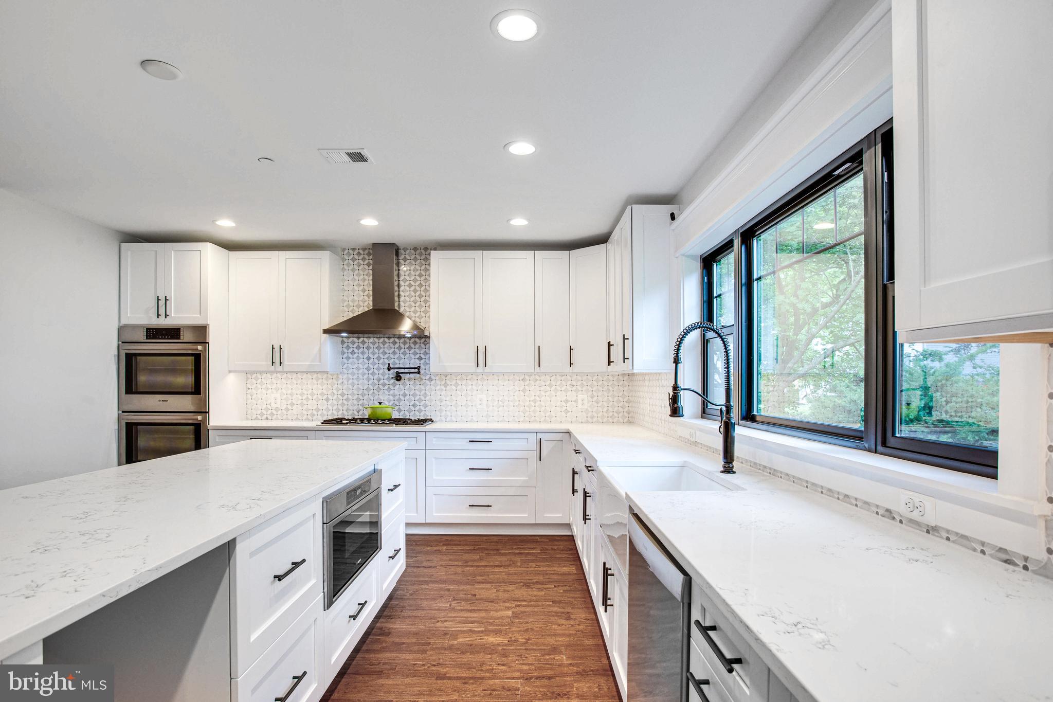 DEALE BEACH - Residential