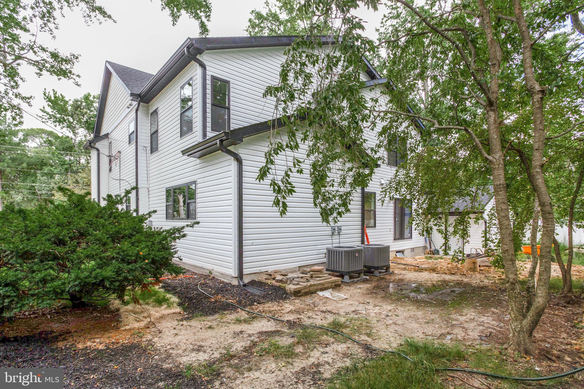 DEALE BEACH - Residential