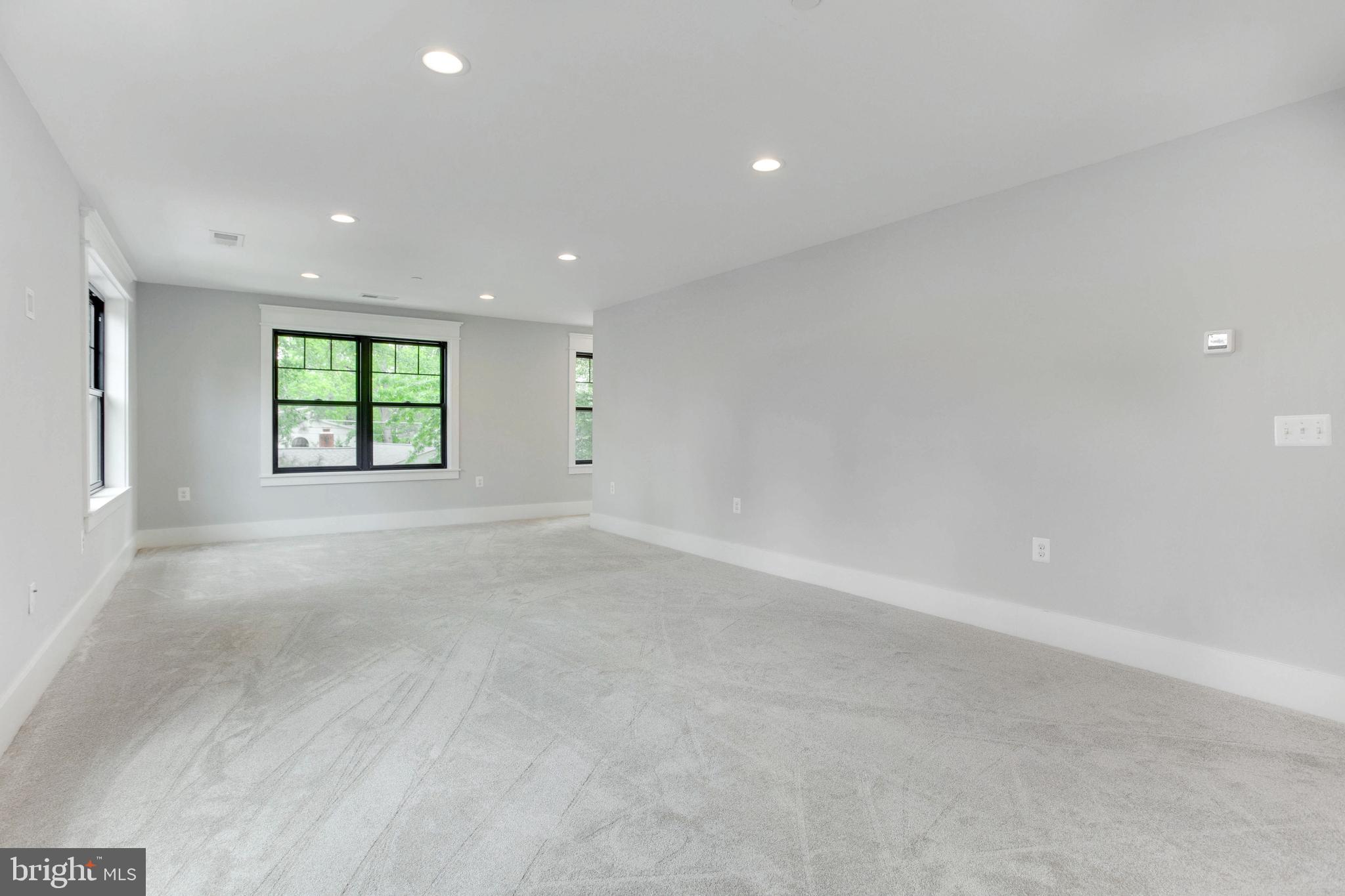 DEALE BEACH - Residential