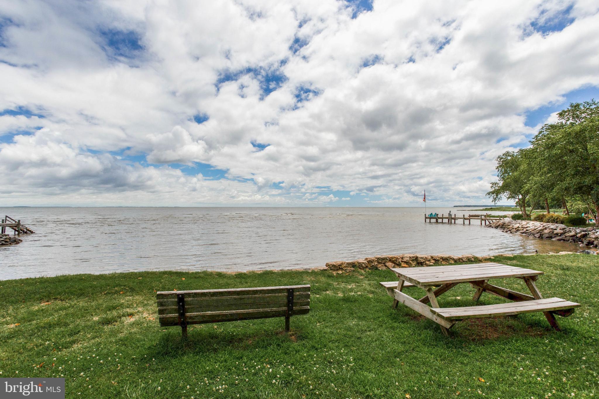 DEALE BEACH - Residential