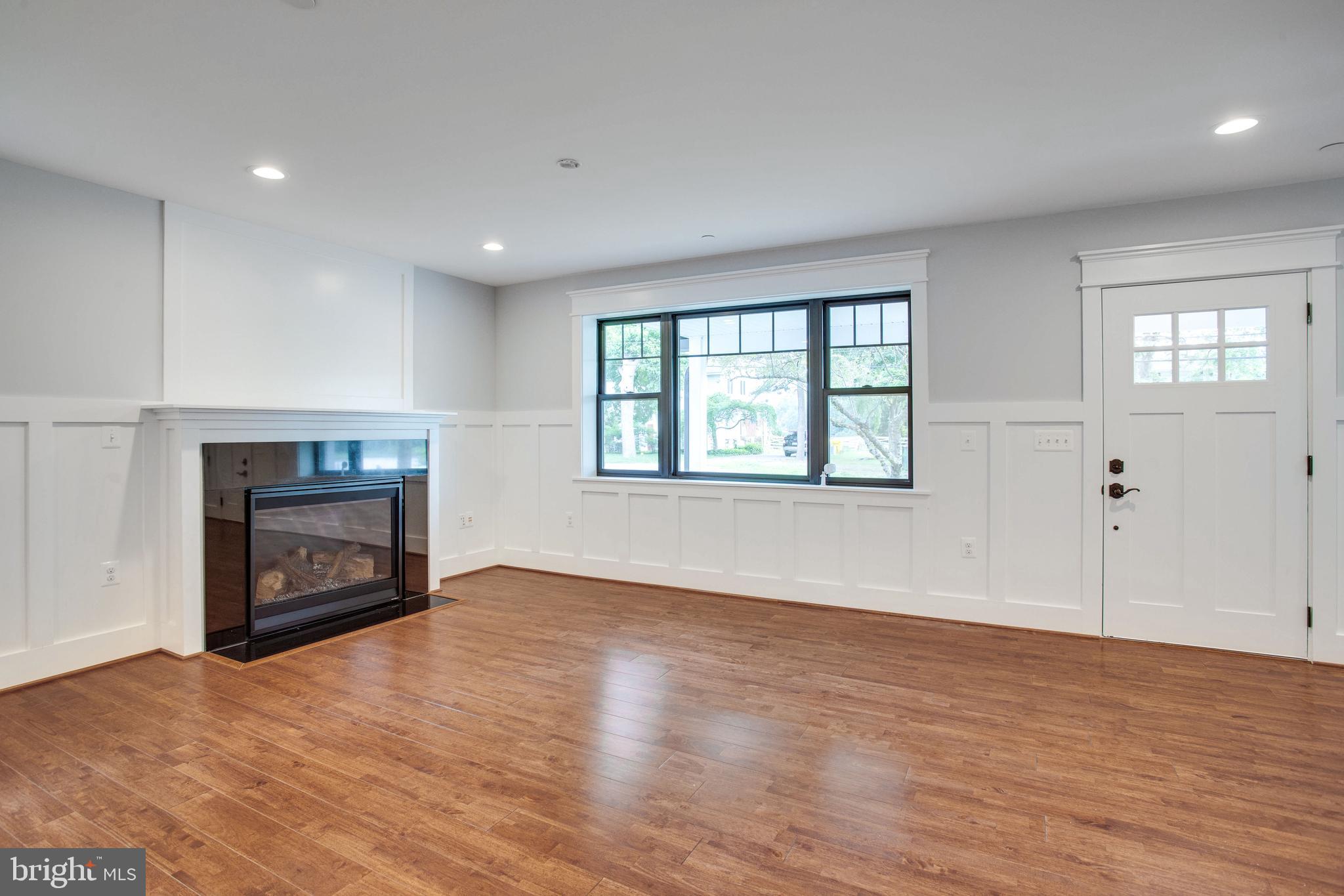 DEALE BEACH - Residential