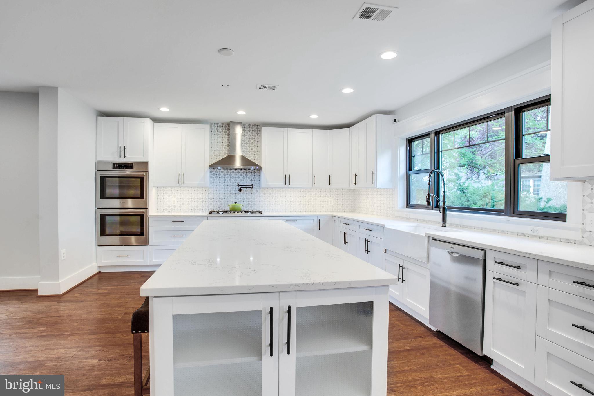 DEALE BEACH - Residential