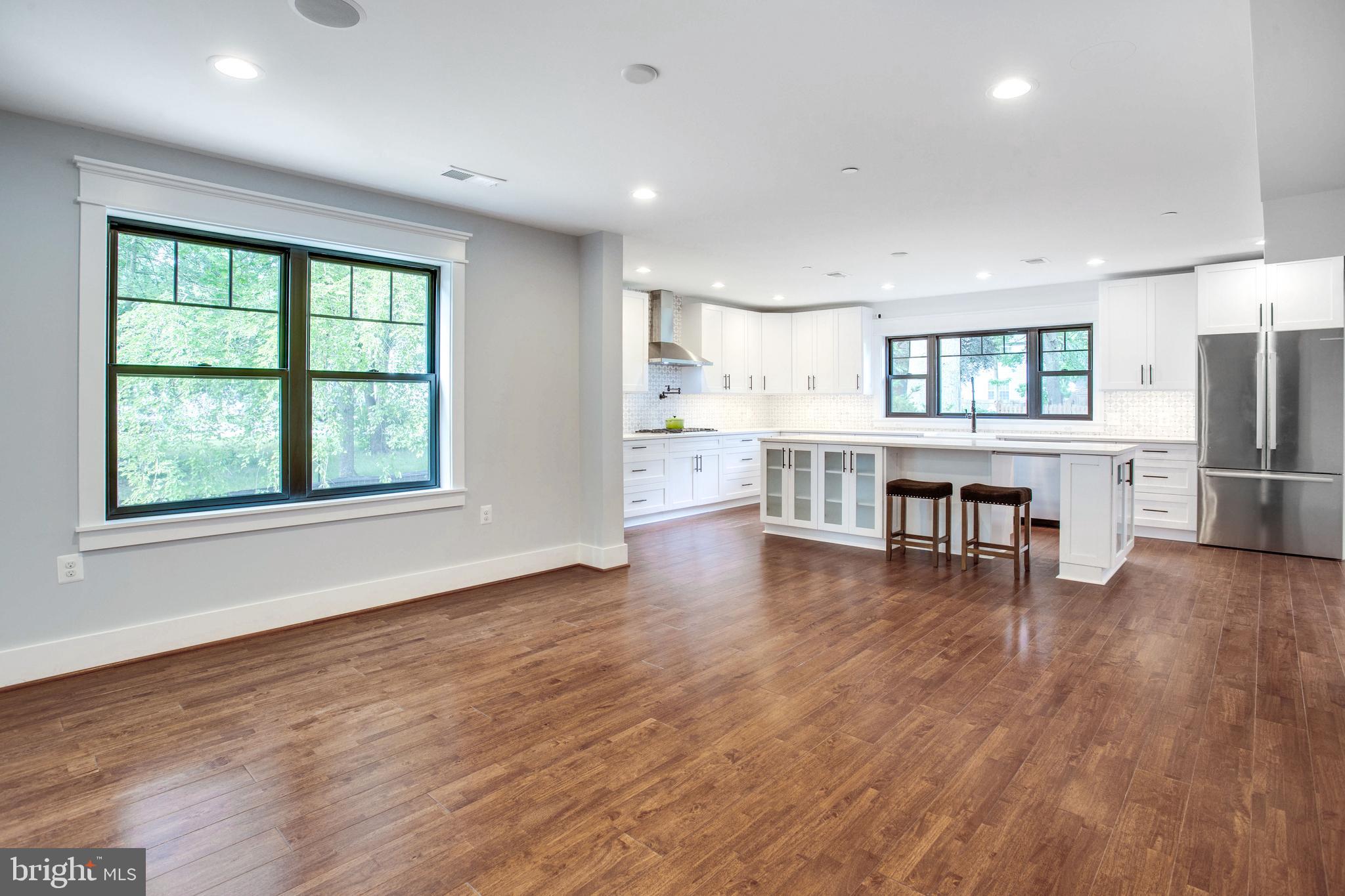 DEALE BEACH - Residential