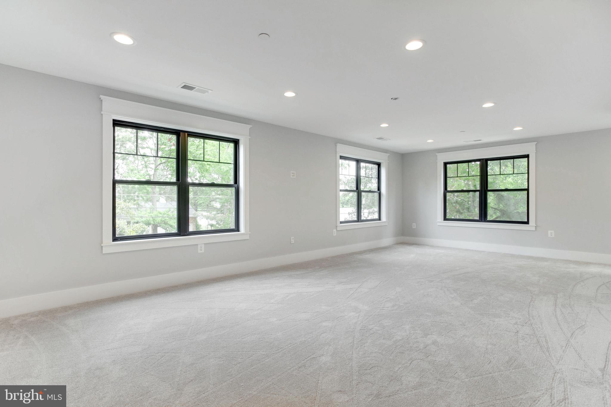 DEALE BEACH - Residential