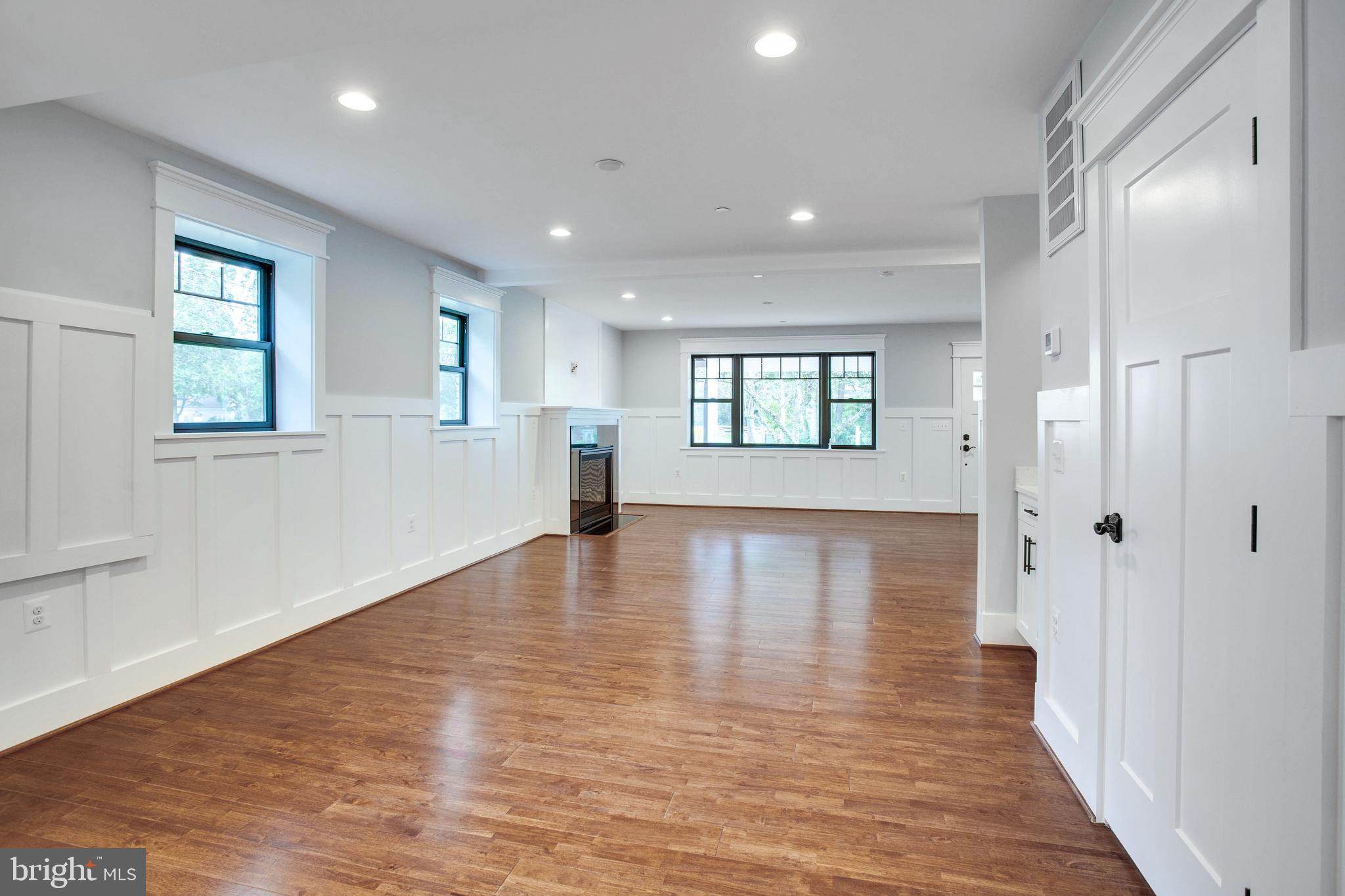 DEALE BEACH - Residential