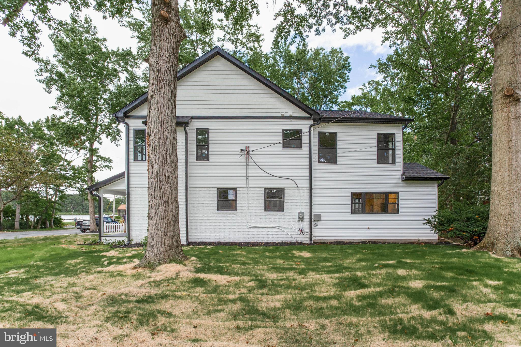 DEALE BEACH - Residential