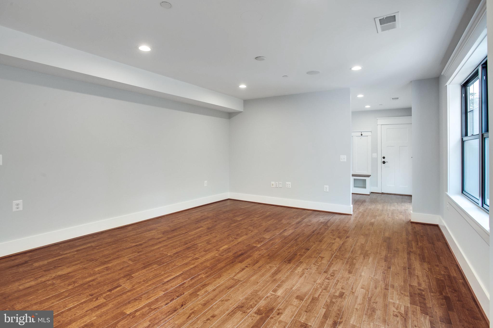 DEALE BEACH - Residential