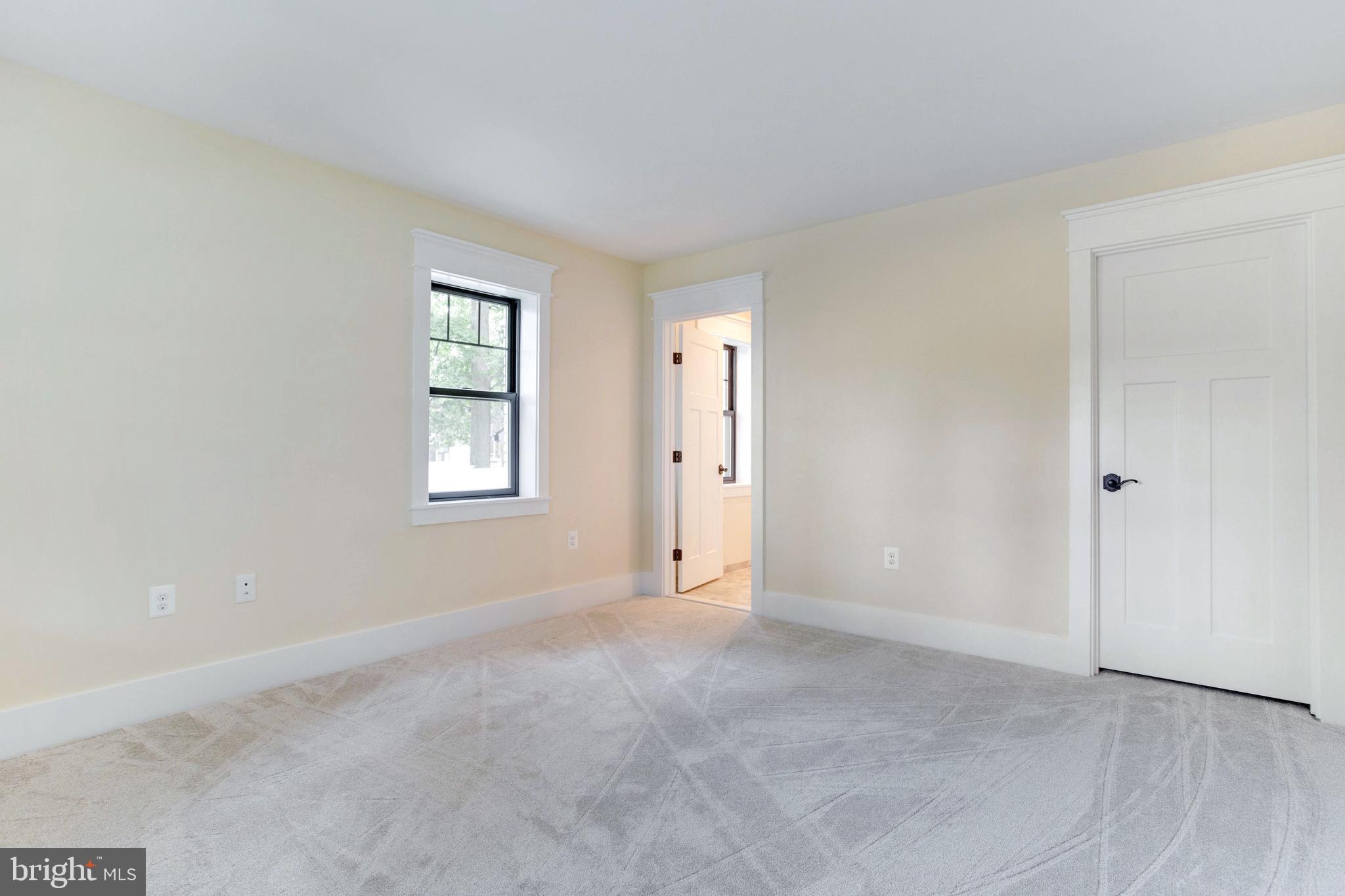 DEALE BEACH - Residential