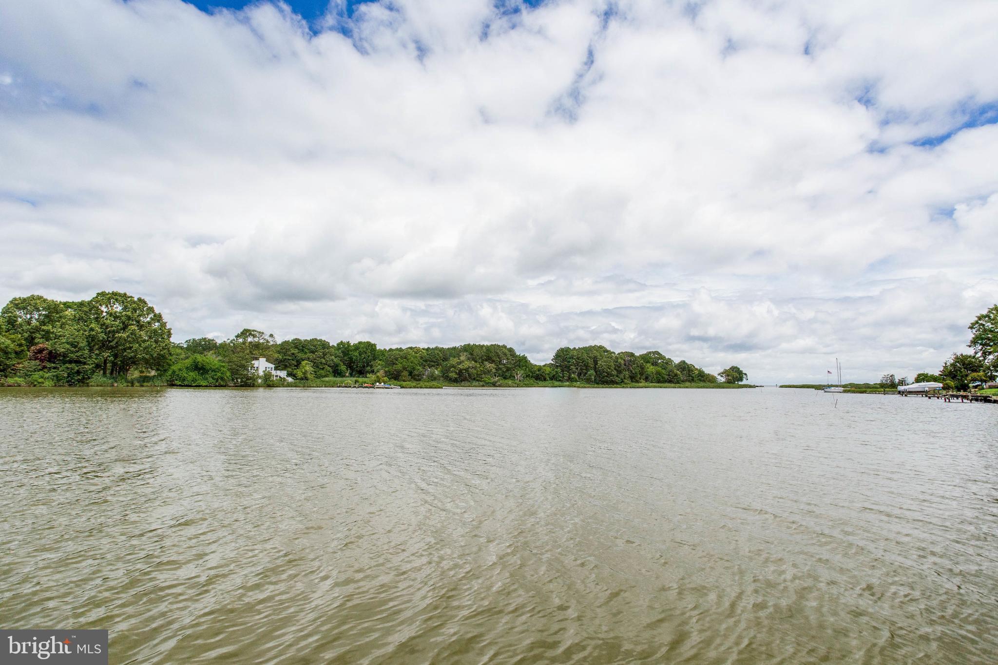 DEALE BEACH - Residential