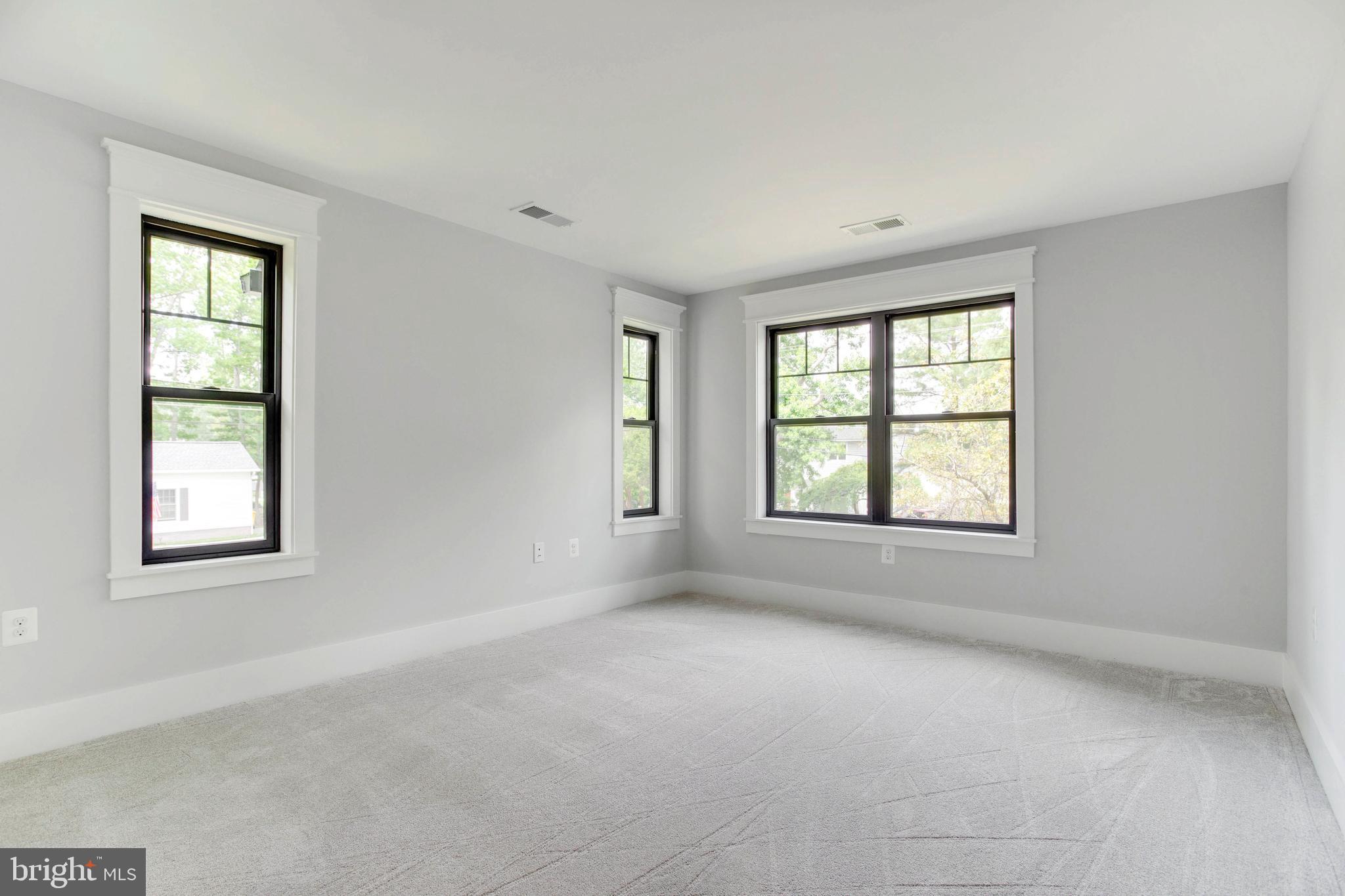 DEALE BEACH - Residential