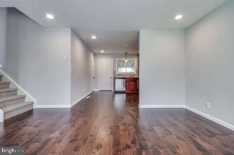 34 RICHARDS AVENUE