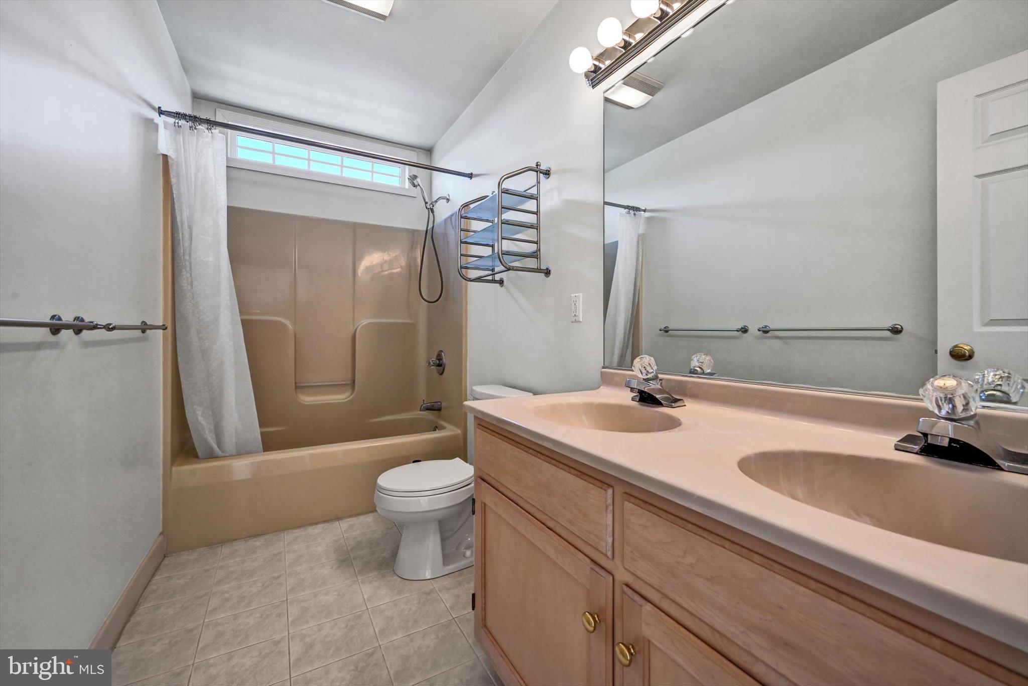 EXETER GOLF CLUB E - Residential