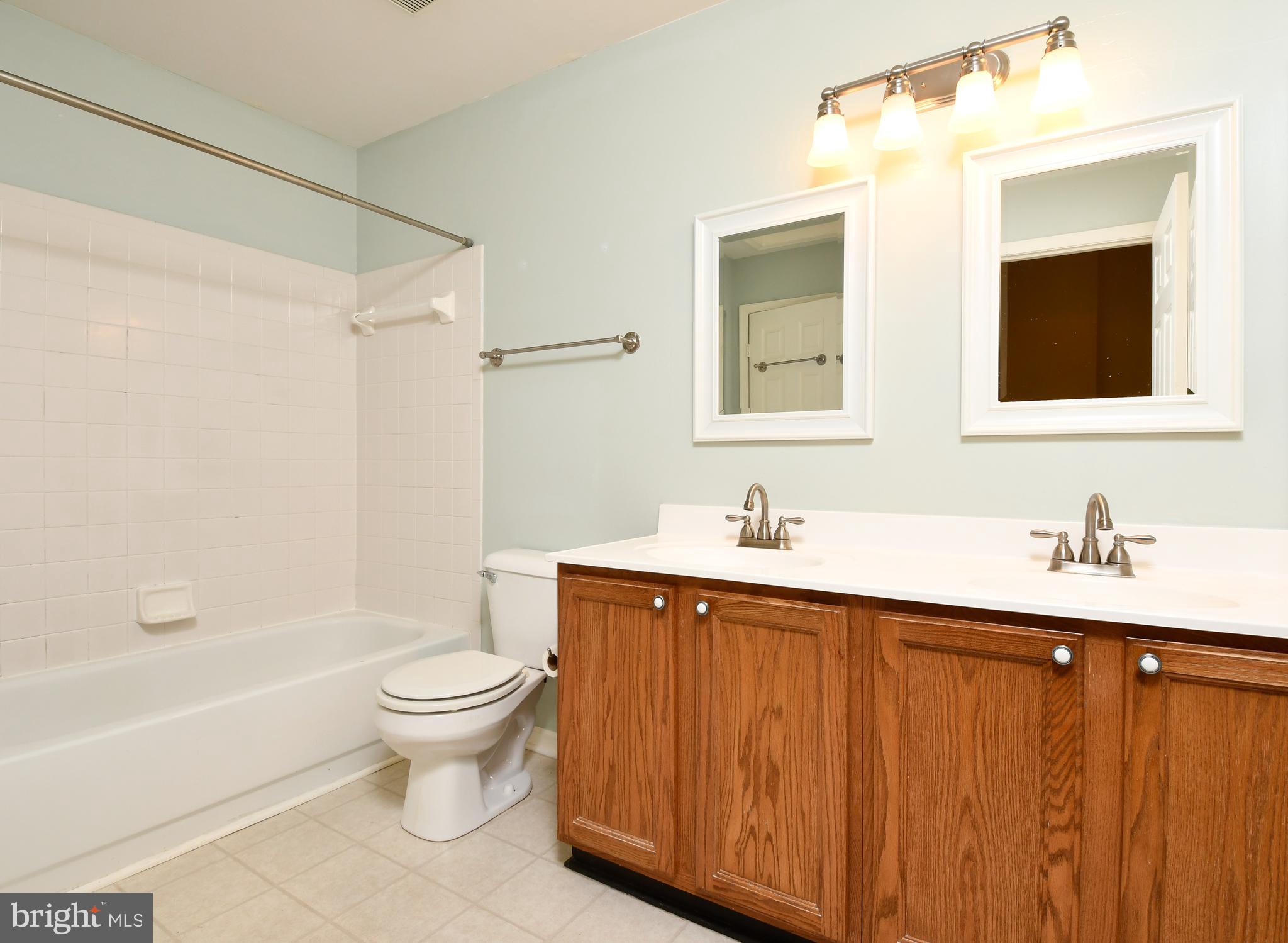 LEE'S HILL - Residential