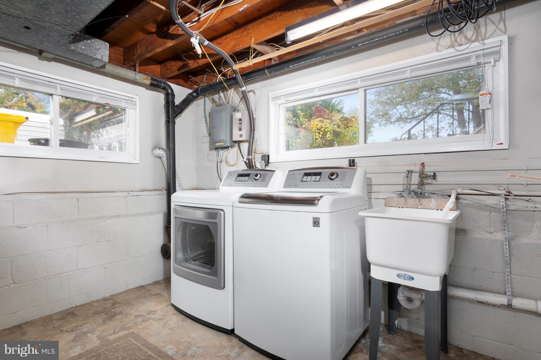 PINE GROVE HOMES - Residential Lease