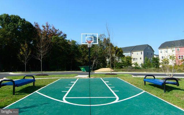 CREEKSIDE VILLAGE - Residential