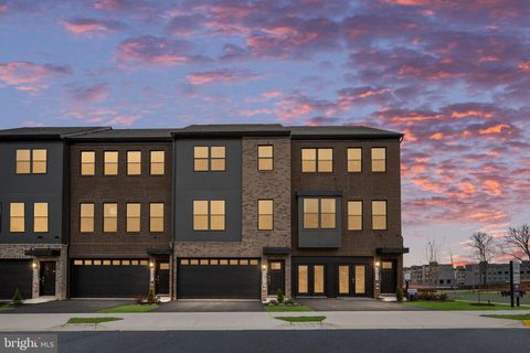 Photo of 11323 Hypatia Loop, MANASSAS, VA 20109 (MLS # VAPW2120622)
