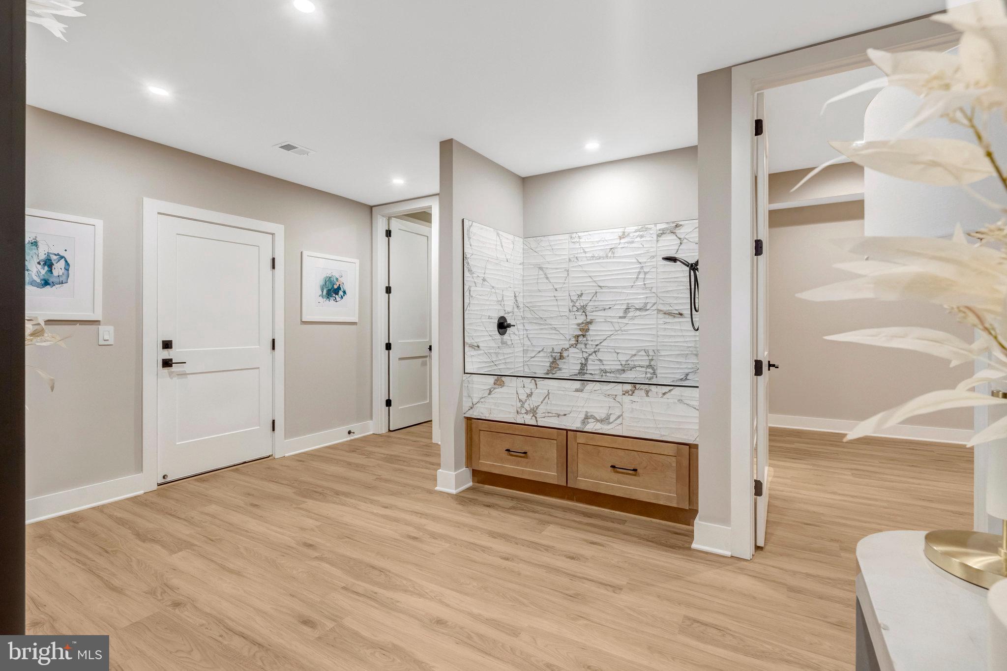 WEST LANGLEY - Residential