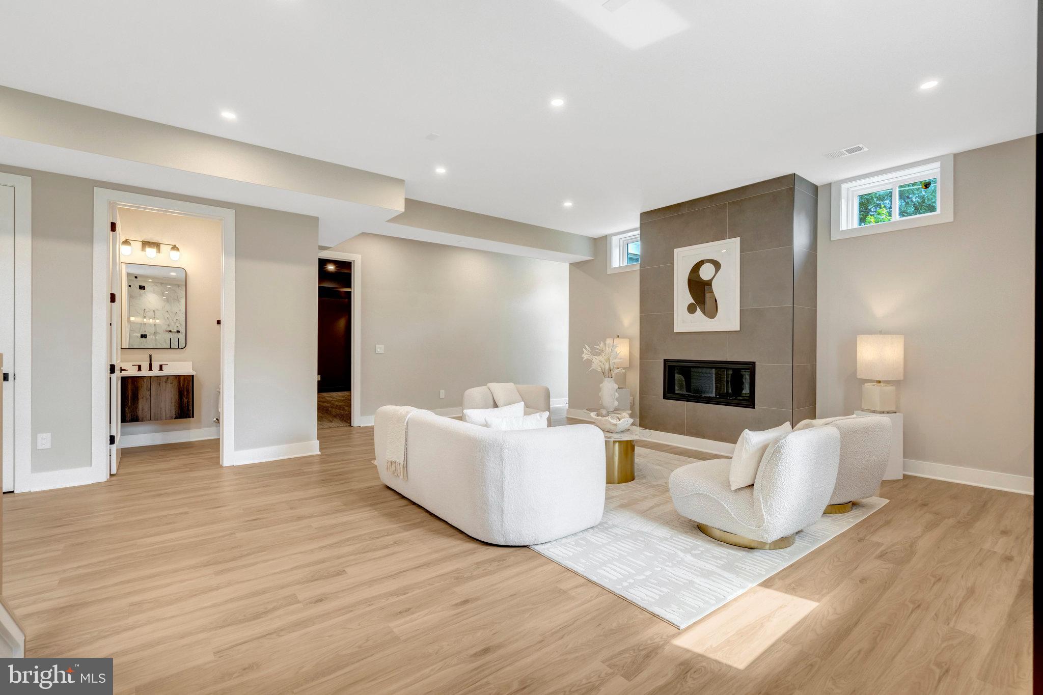 WEST LANGLEY - Residential