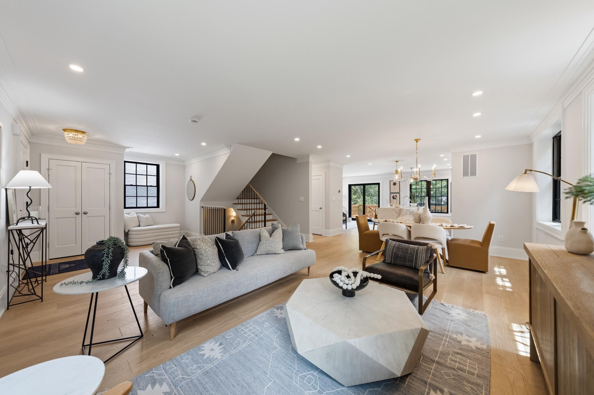 5439 30TH PLACE NW