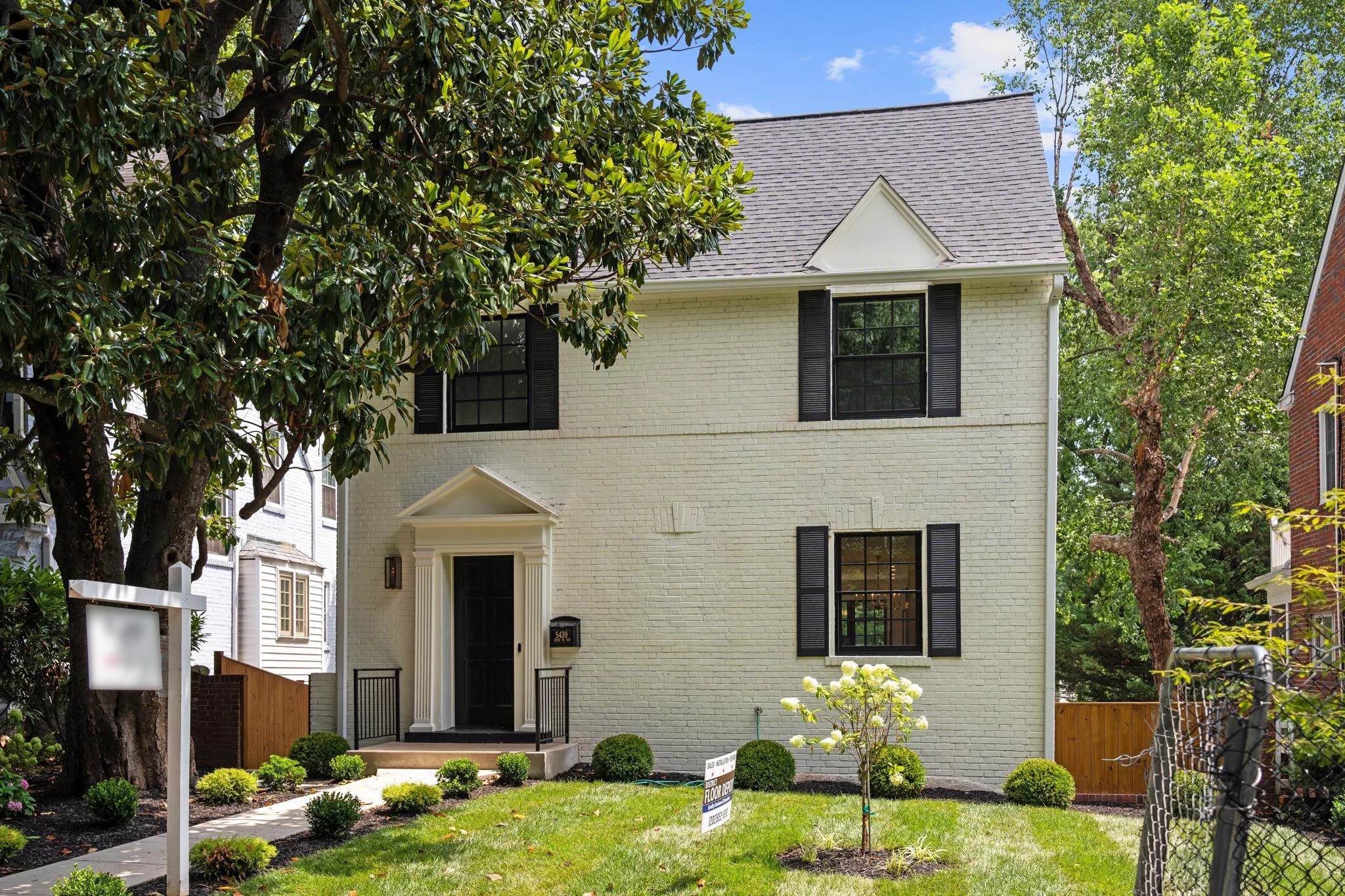 5439 30th Place NW