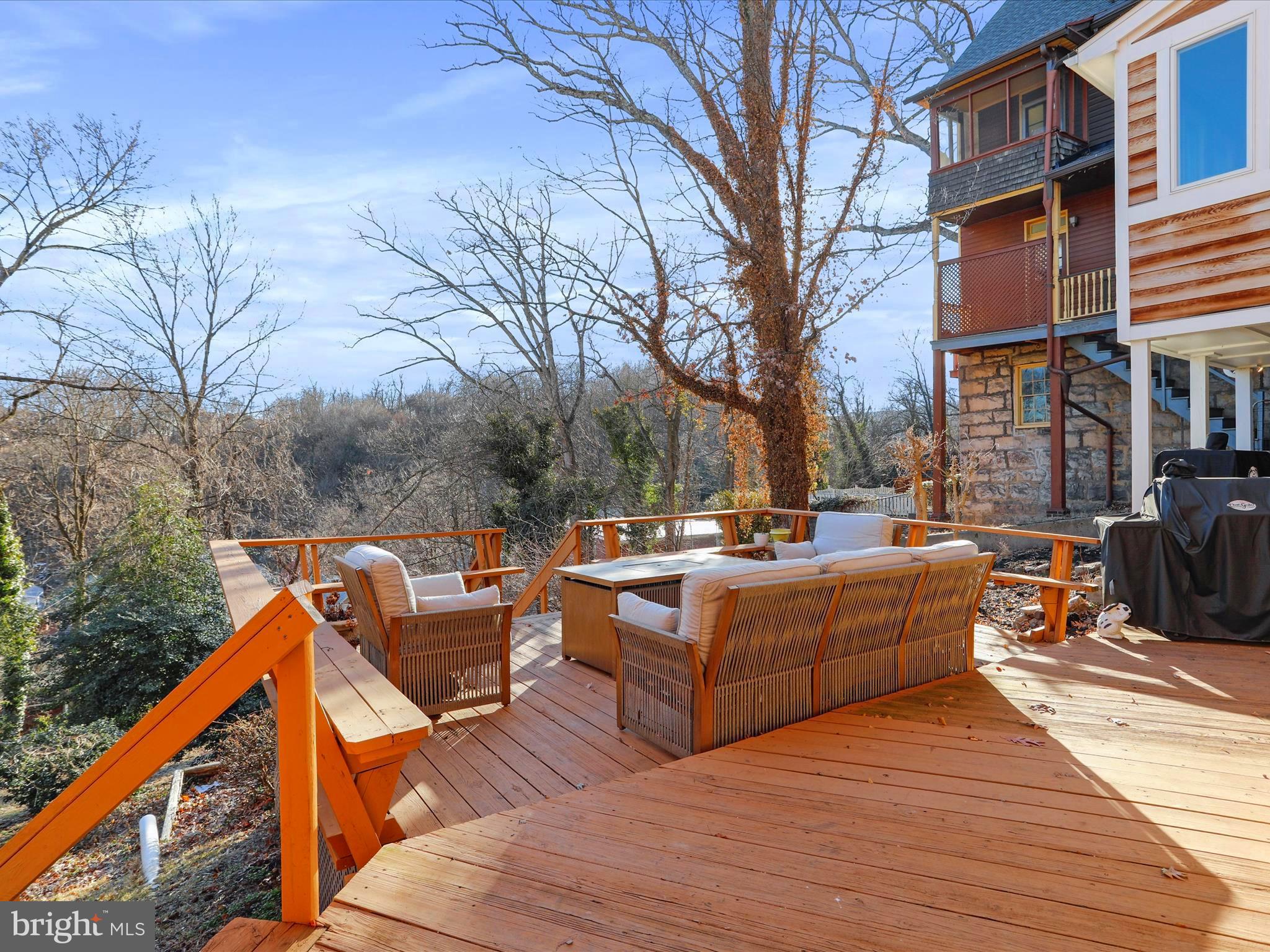 WEST SIDE - Residential