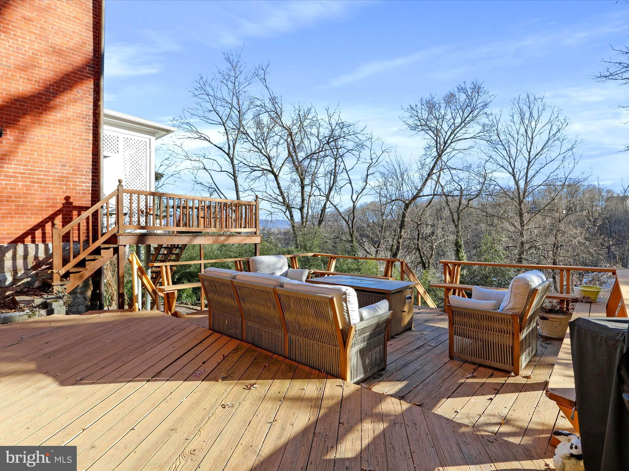 WEST SIDE - Residential