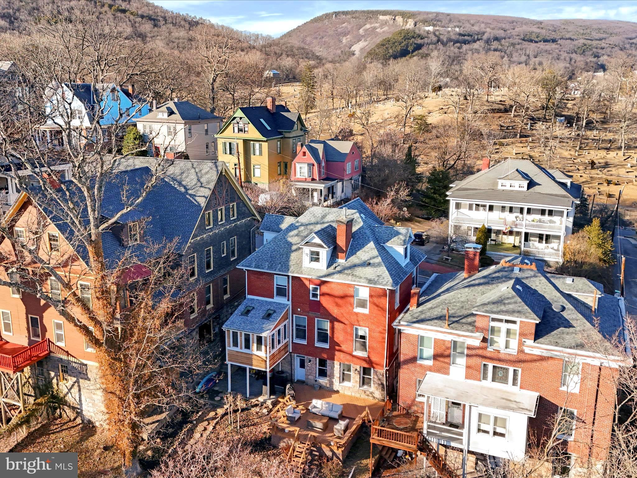 WEST SIDE - Residential