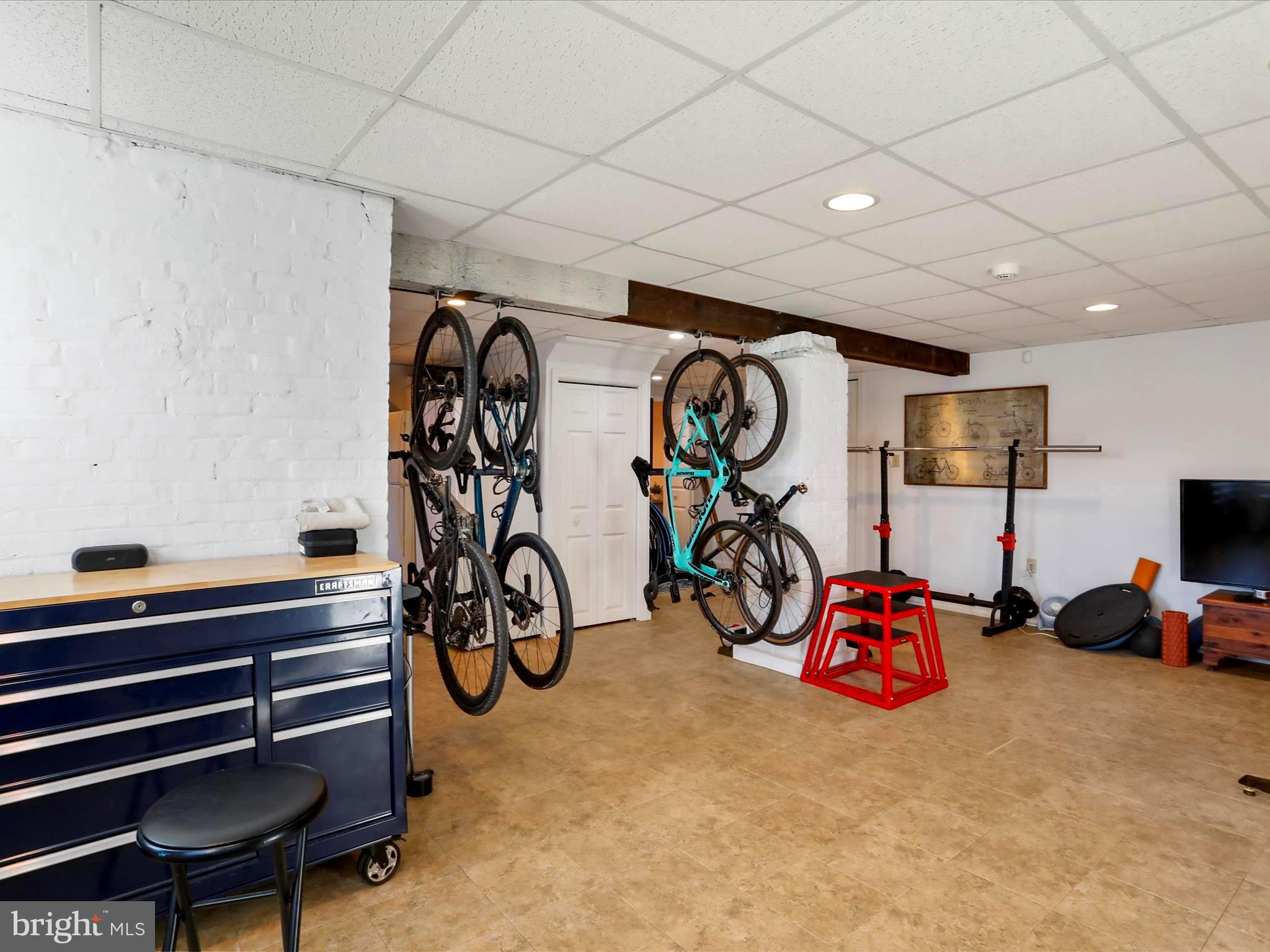 WEST SIDE - Residential