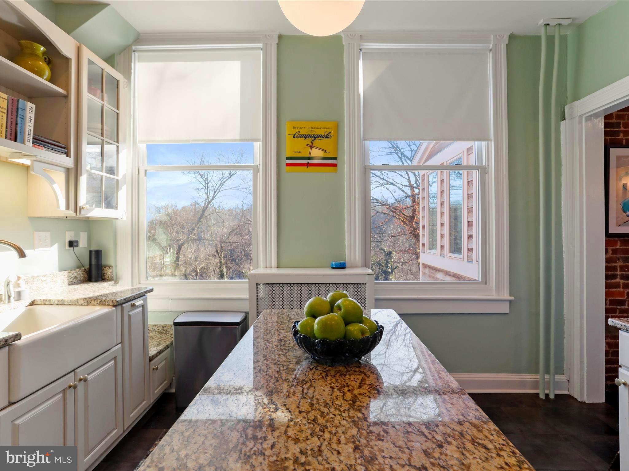 WEST SIDE - Residential