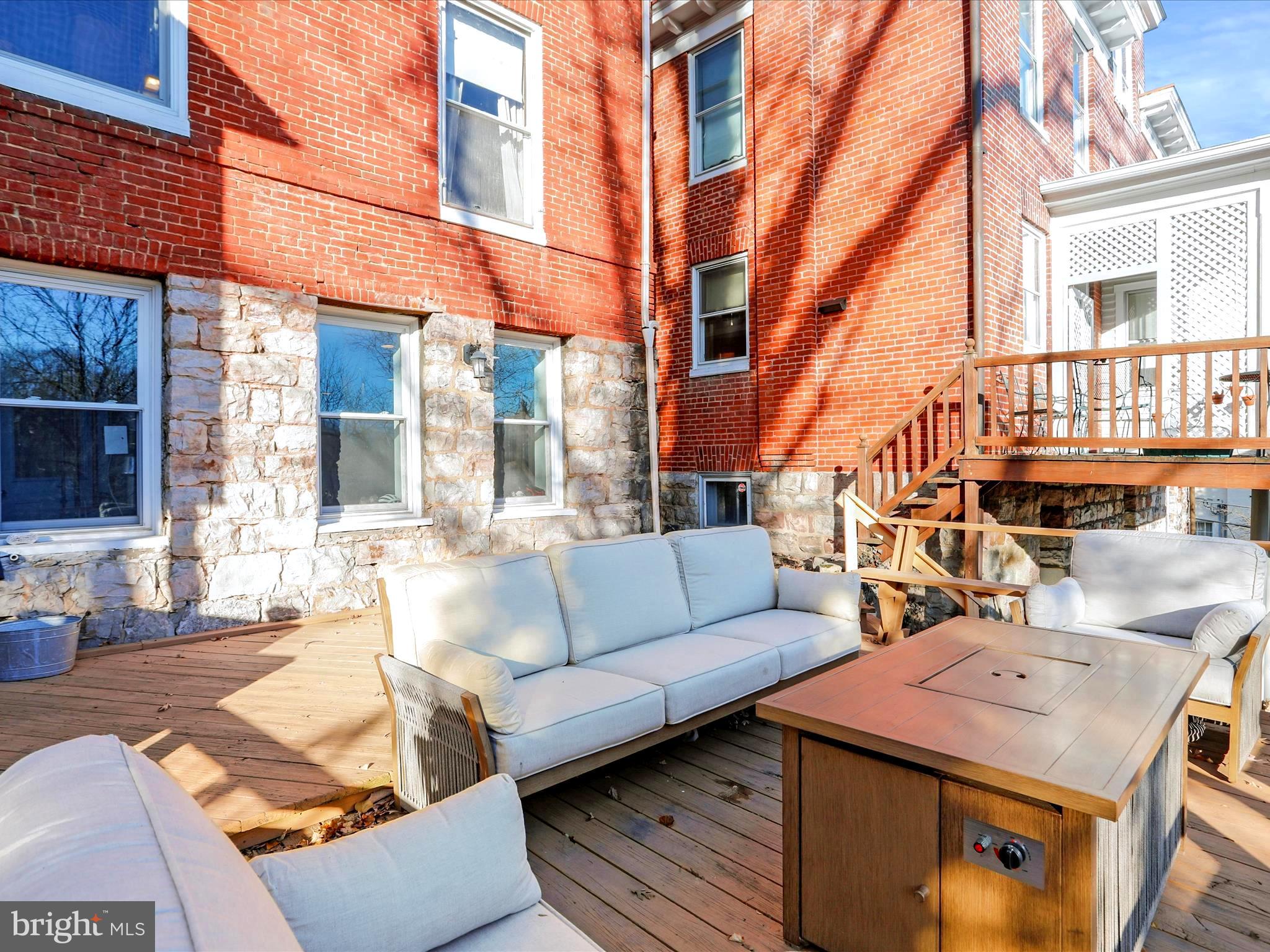 WEST SIDE - Residential