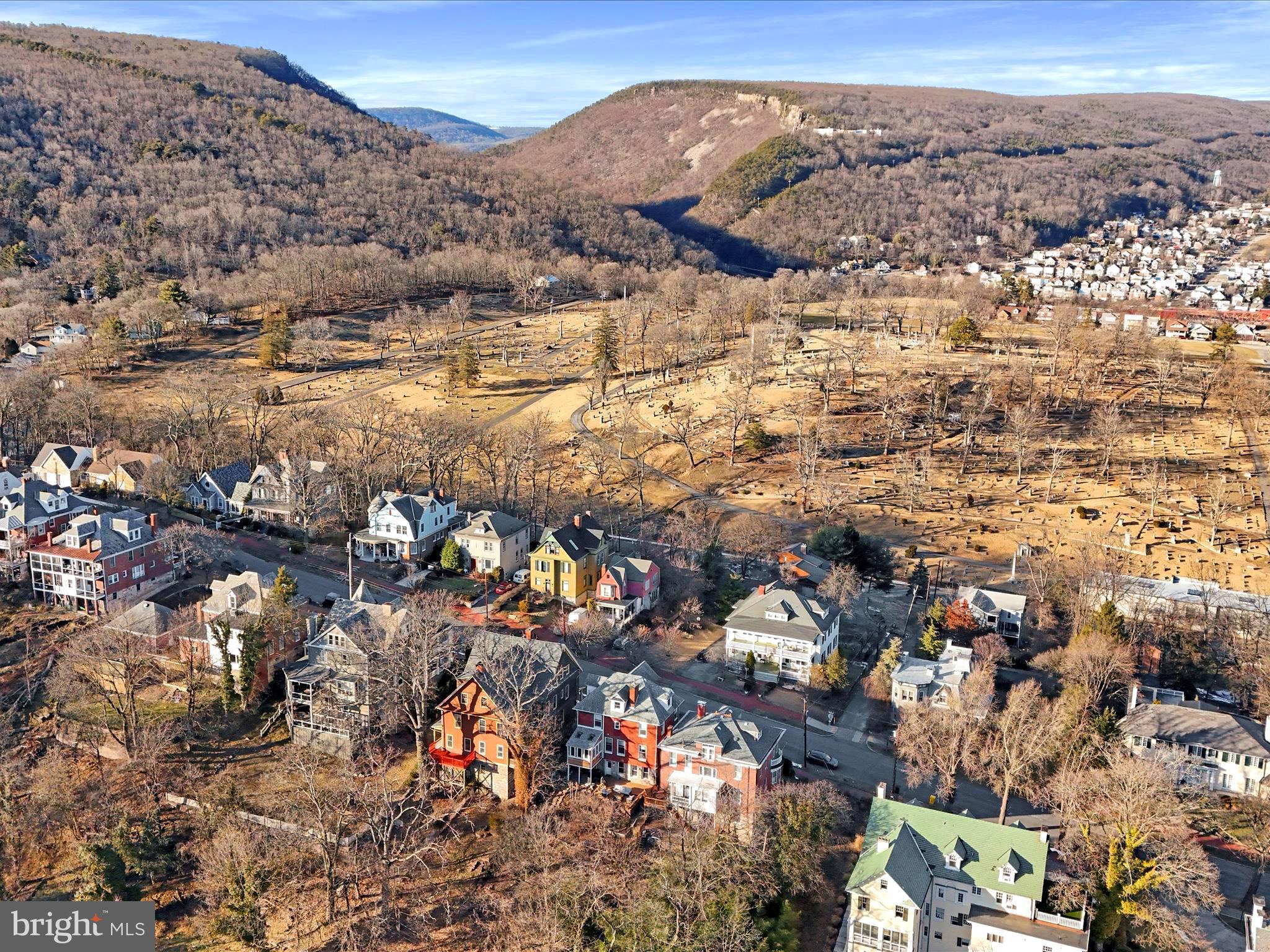 WEST SIDE - Residential