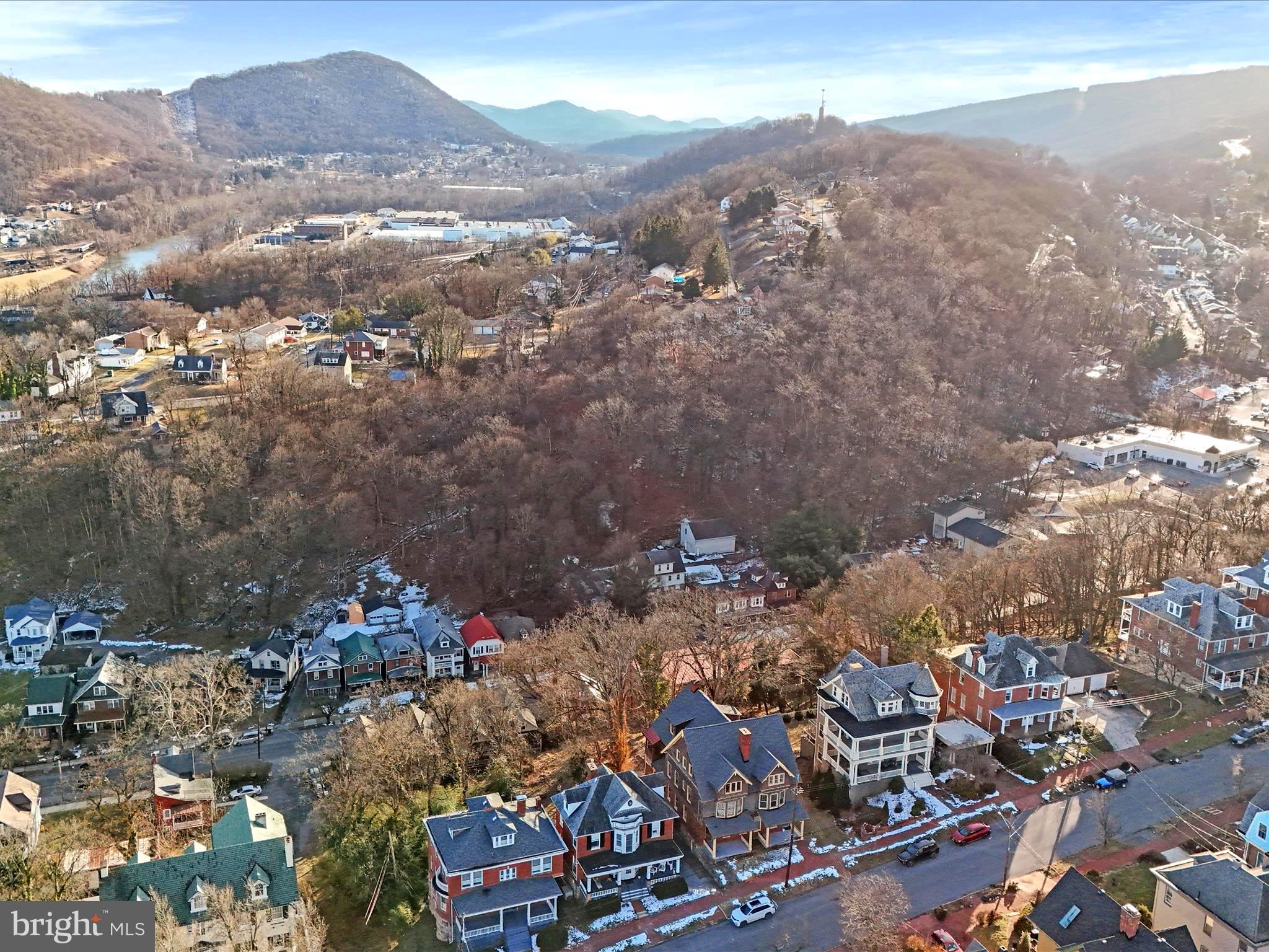 WEST SIDE - Residential