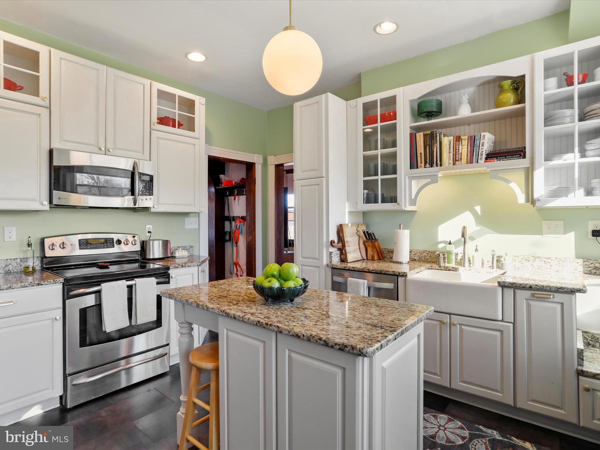 WEST SIDE - Residential