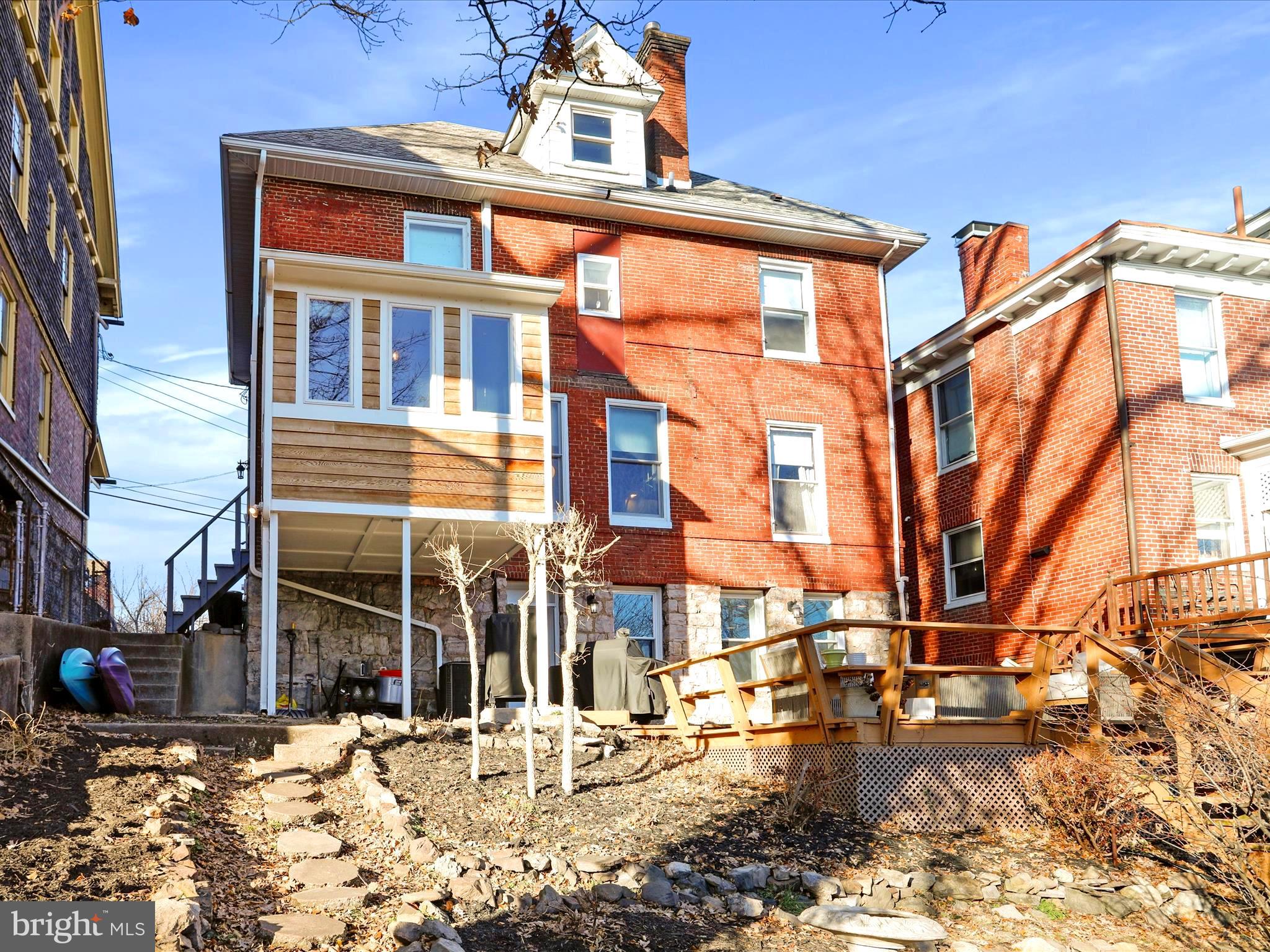 WEST SIDE - Residential