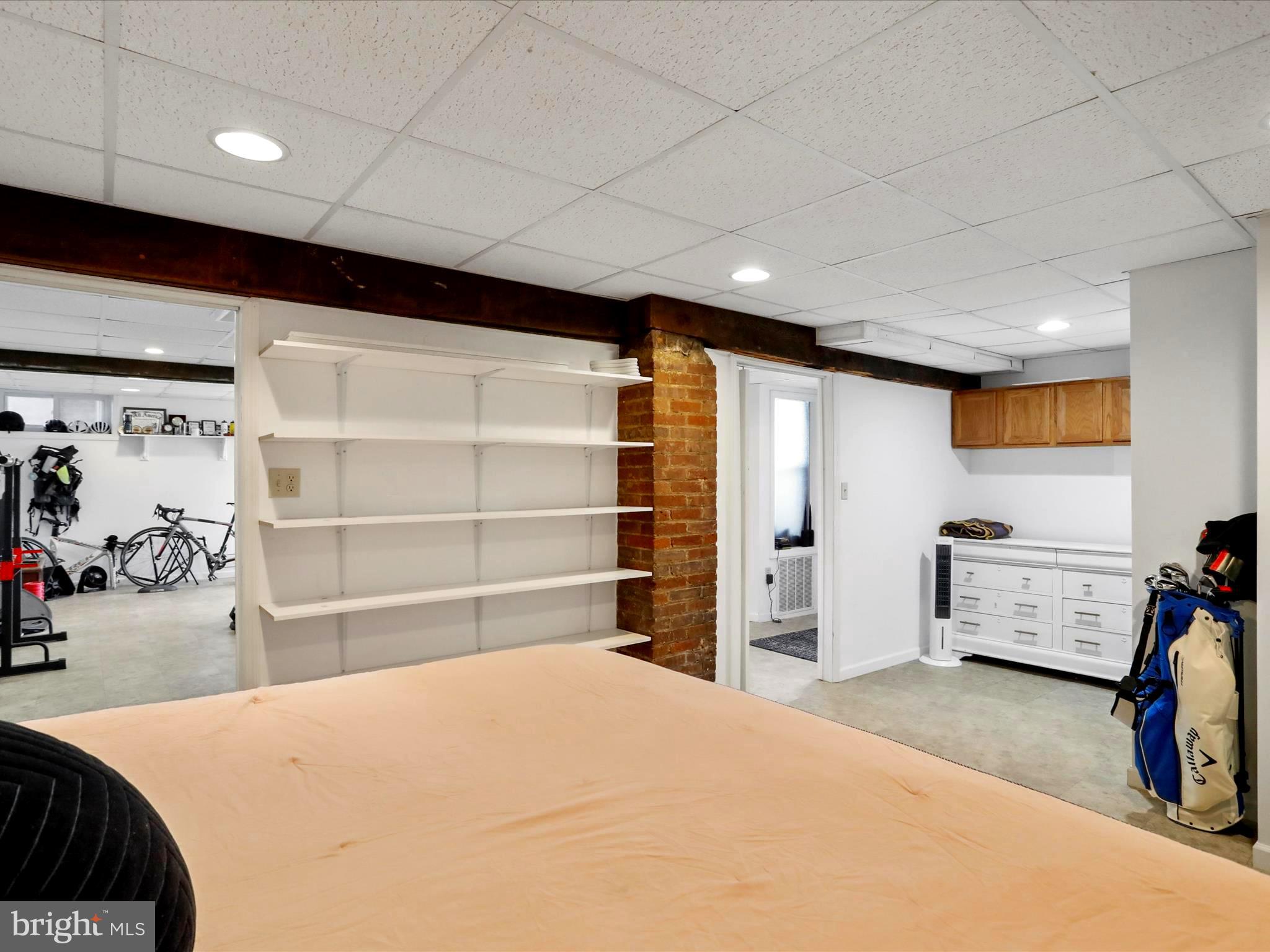 WEST SIDE - Residential