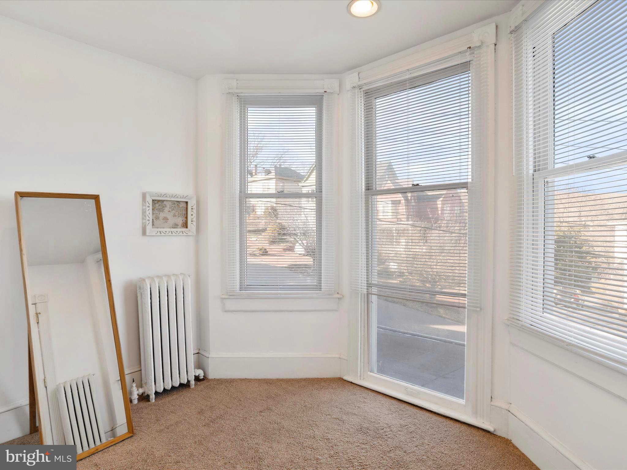 WEST SIDE - Residential