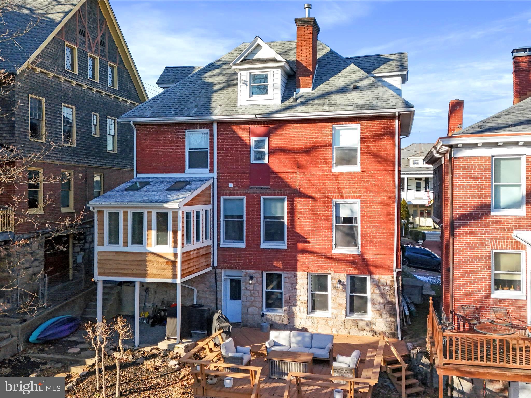 WEST SIDE - Residential