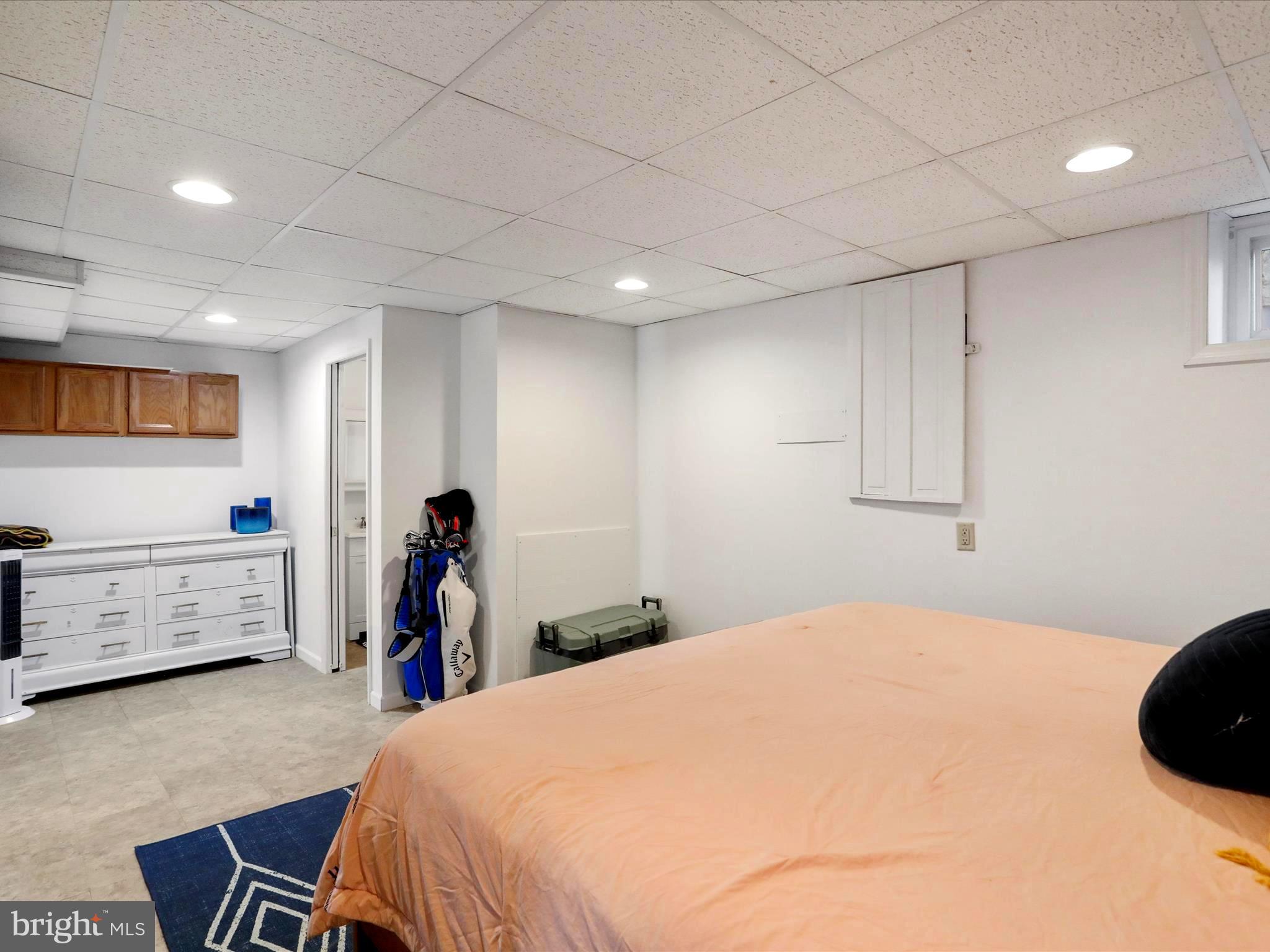 WEST SIDE - Residential