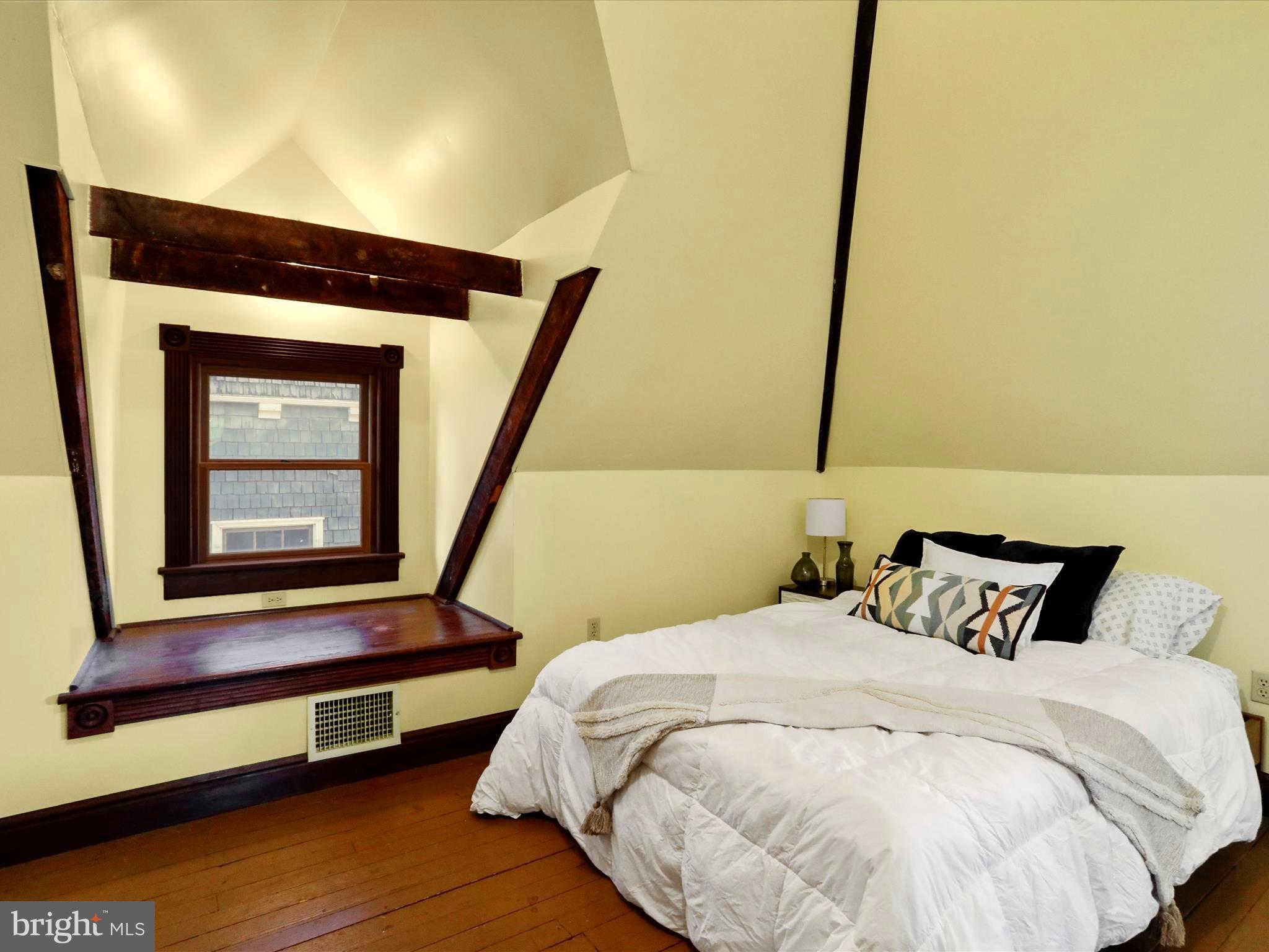 WEST SIDE - Residential