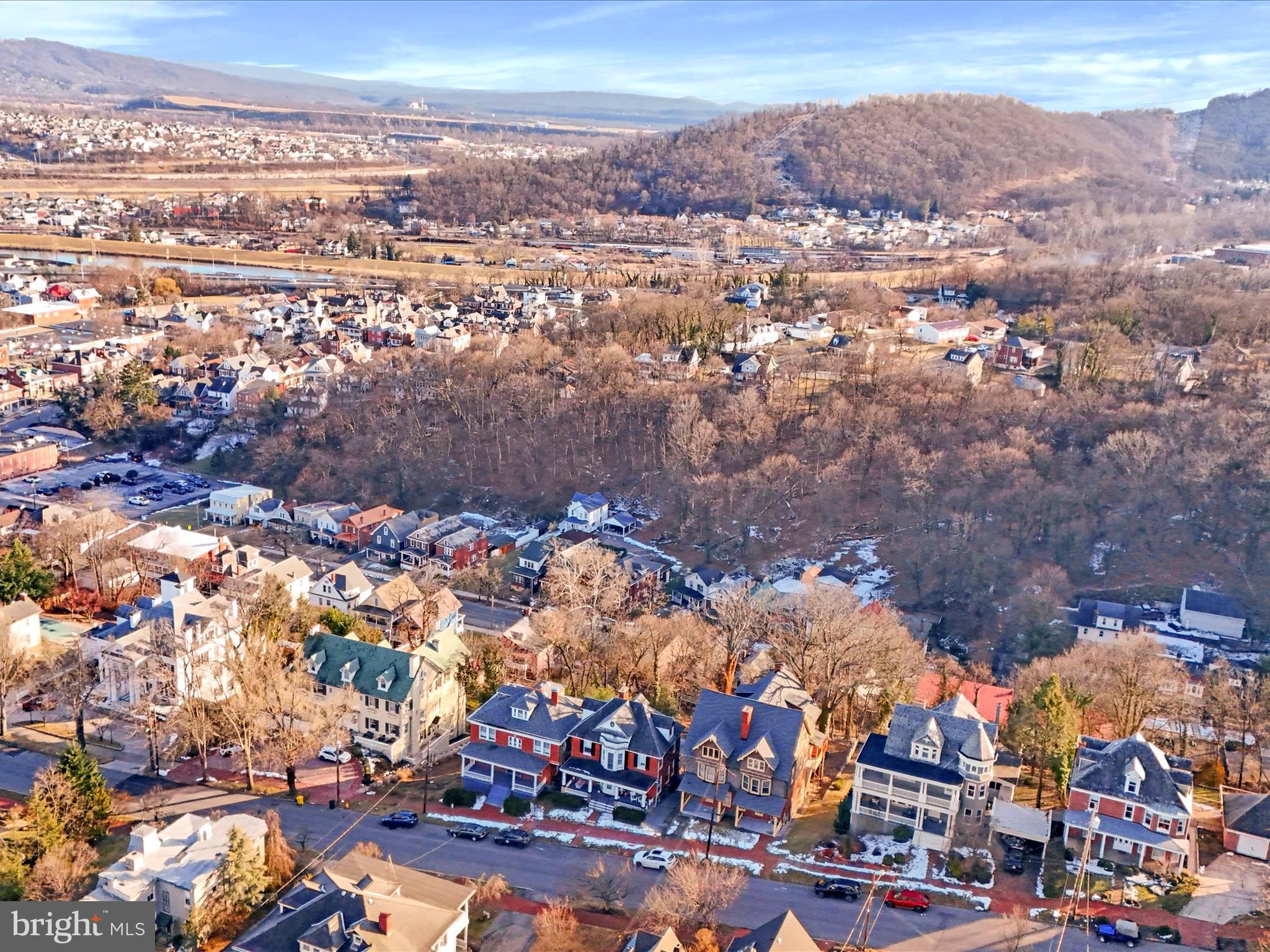 WEST SIDE - Residential