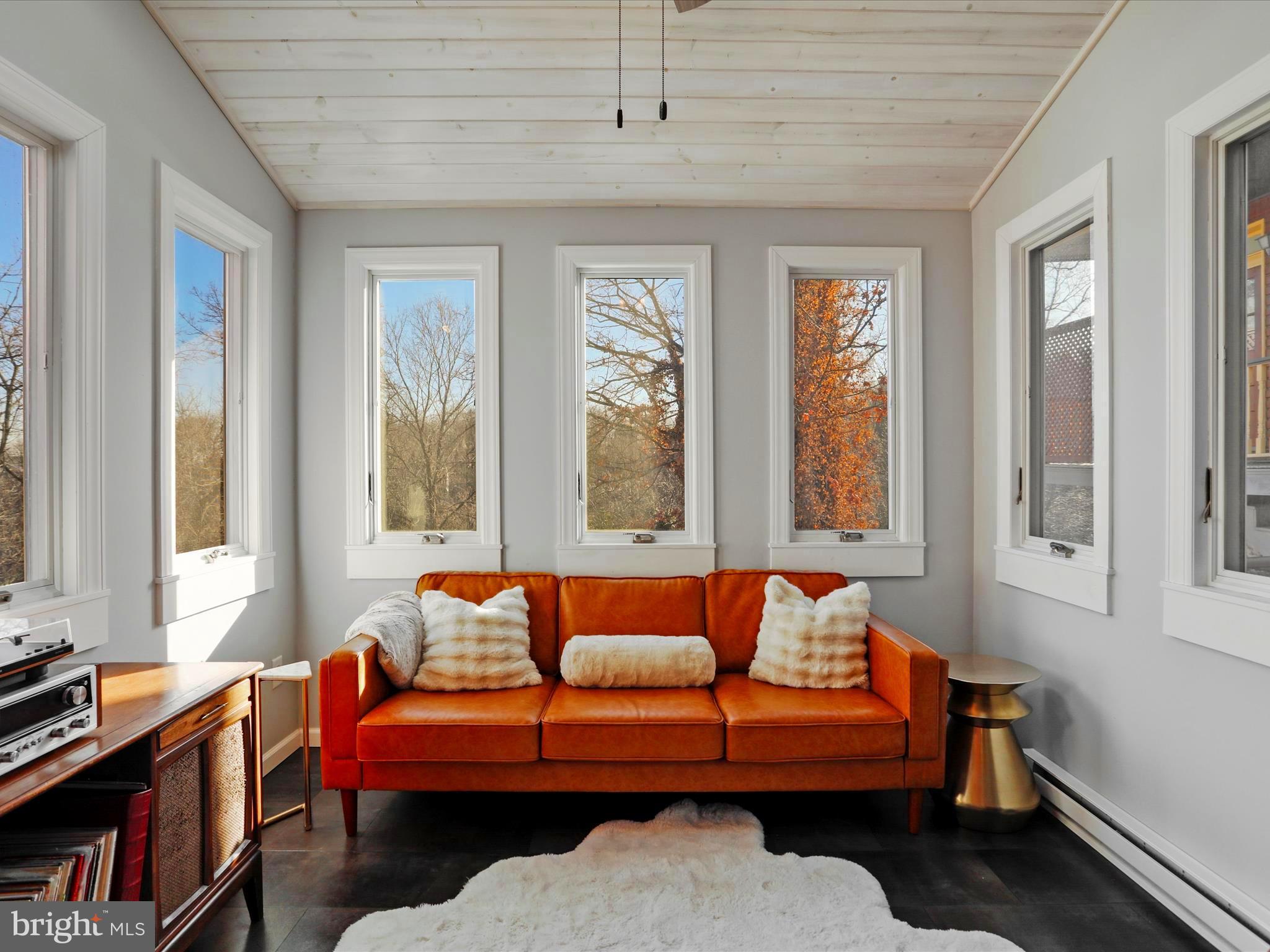 WEST SIDE - Residential