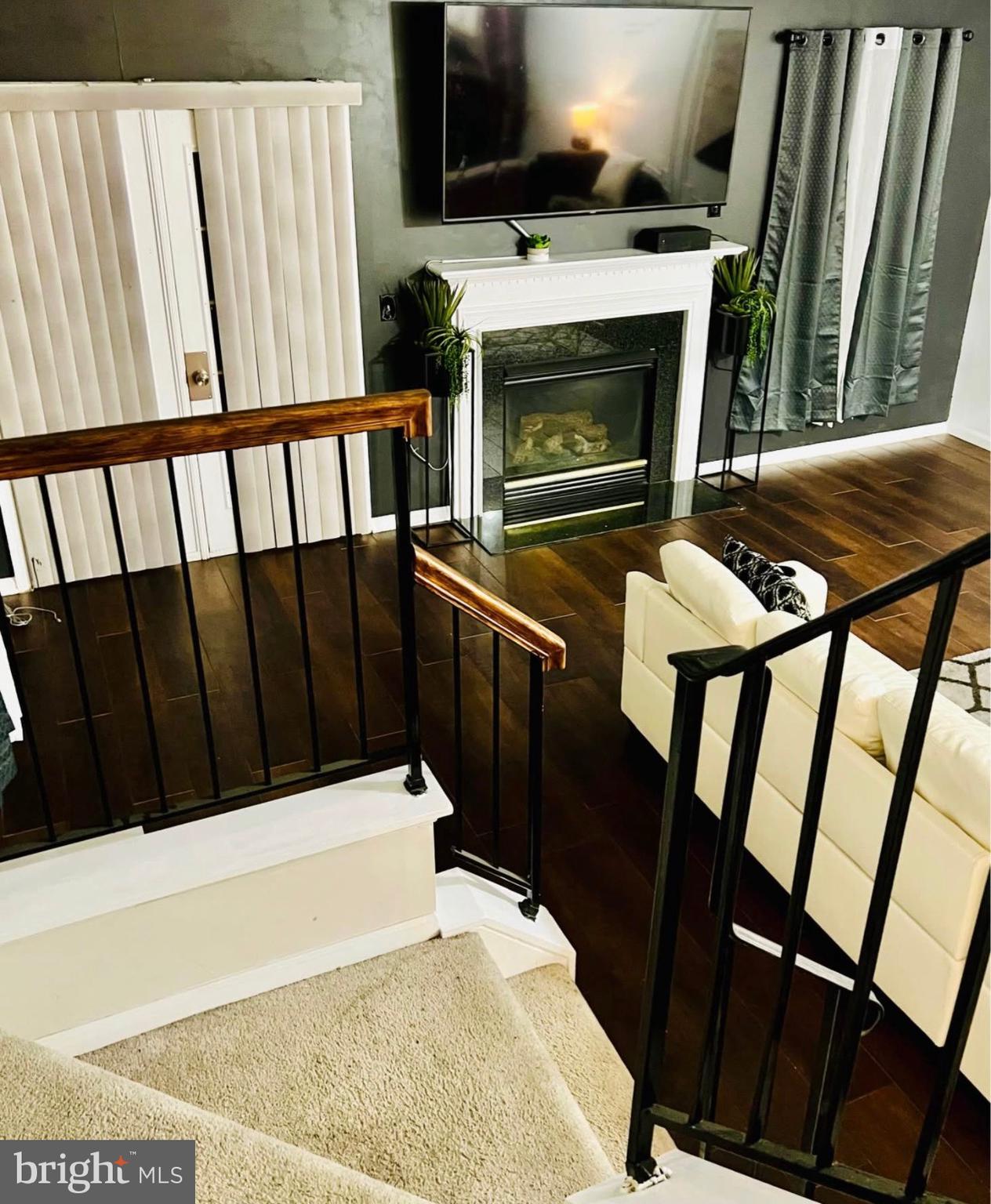 WELLFLEET MEWS - Residential