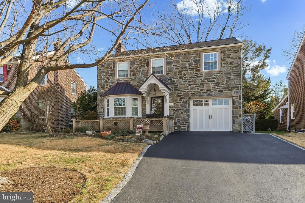 Photo of 1505 Sunnyhill Lane, HAVERTOWN, PA 19083 (MLS # PADE2106526)